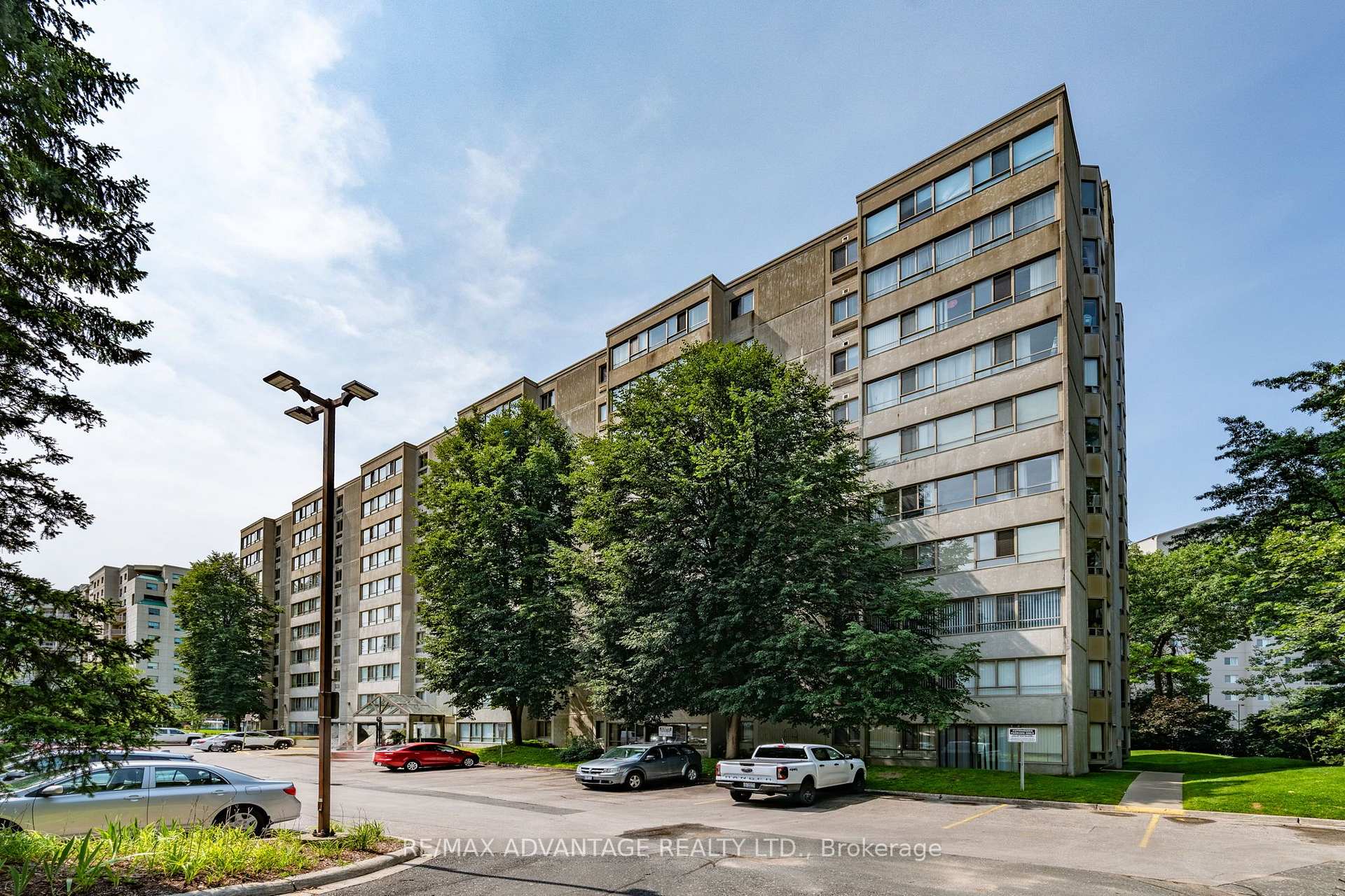 Photo 3 of Unit 708, 570 Proudfoot Lane, London, North M — HOMEH