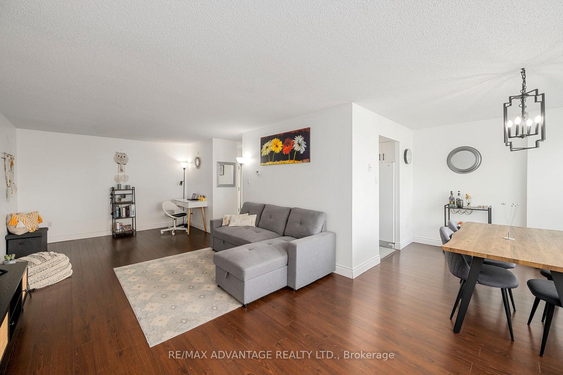 Photo 11 of Unit 708, 570 Proudfoot Lane, London, North M — HOMEH