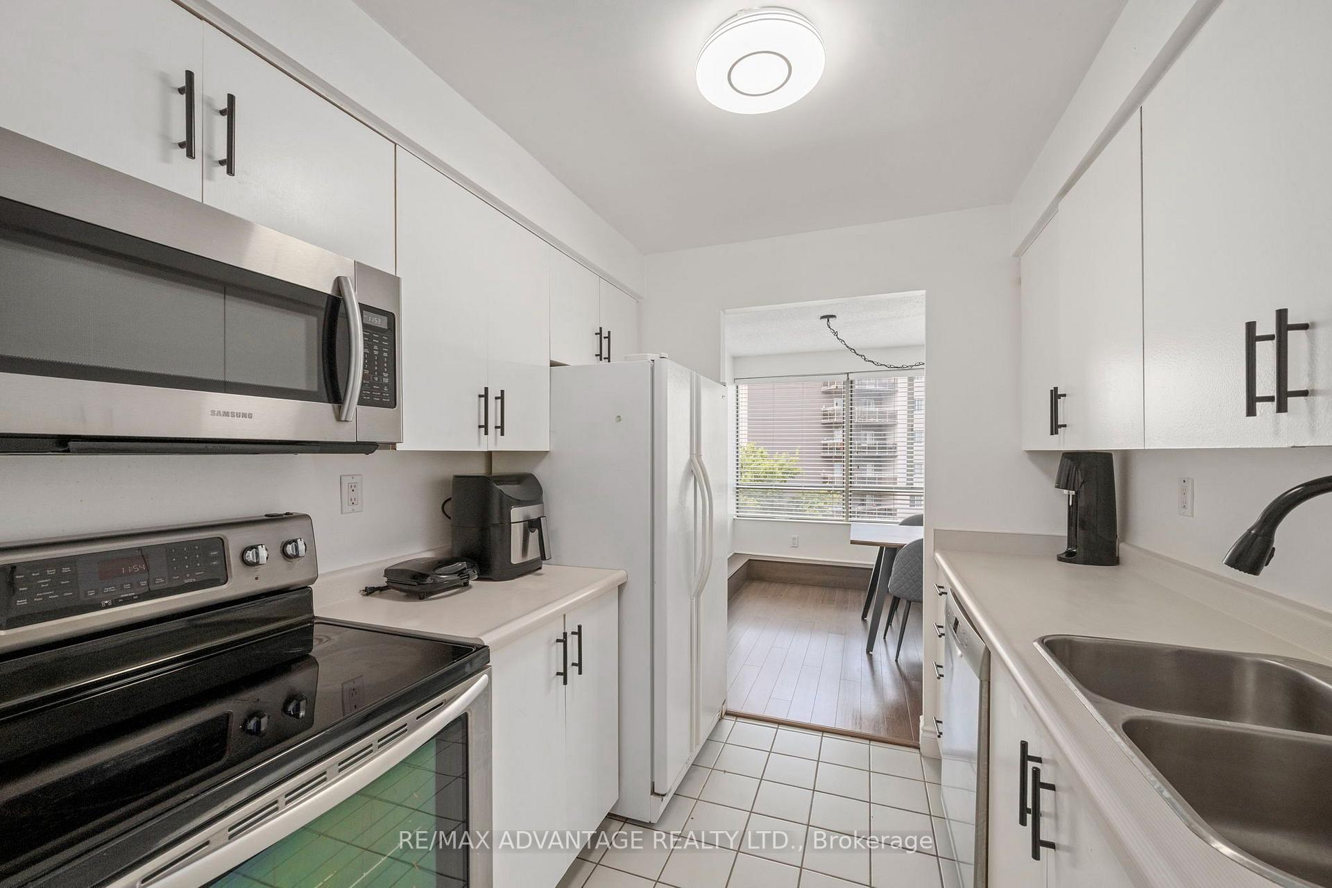 Photo 14 of Unit 708, 570 Proudfoot Lane, London, North M — HOMEH