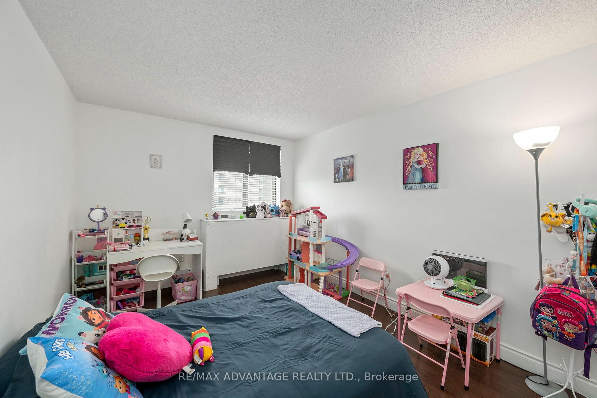 Photo 22 of Unit 708, 570 Proudfoot Lane, London, North M — HOMEH