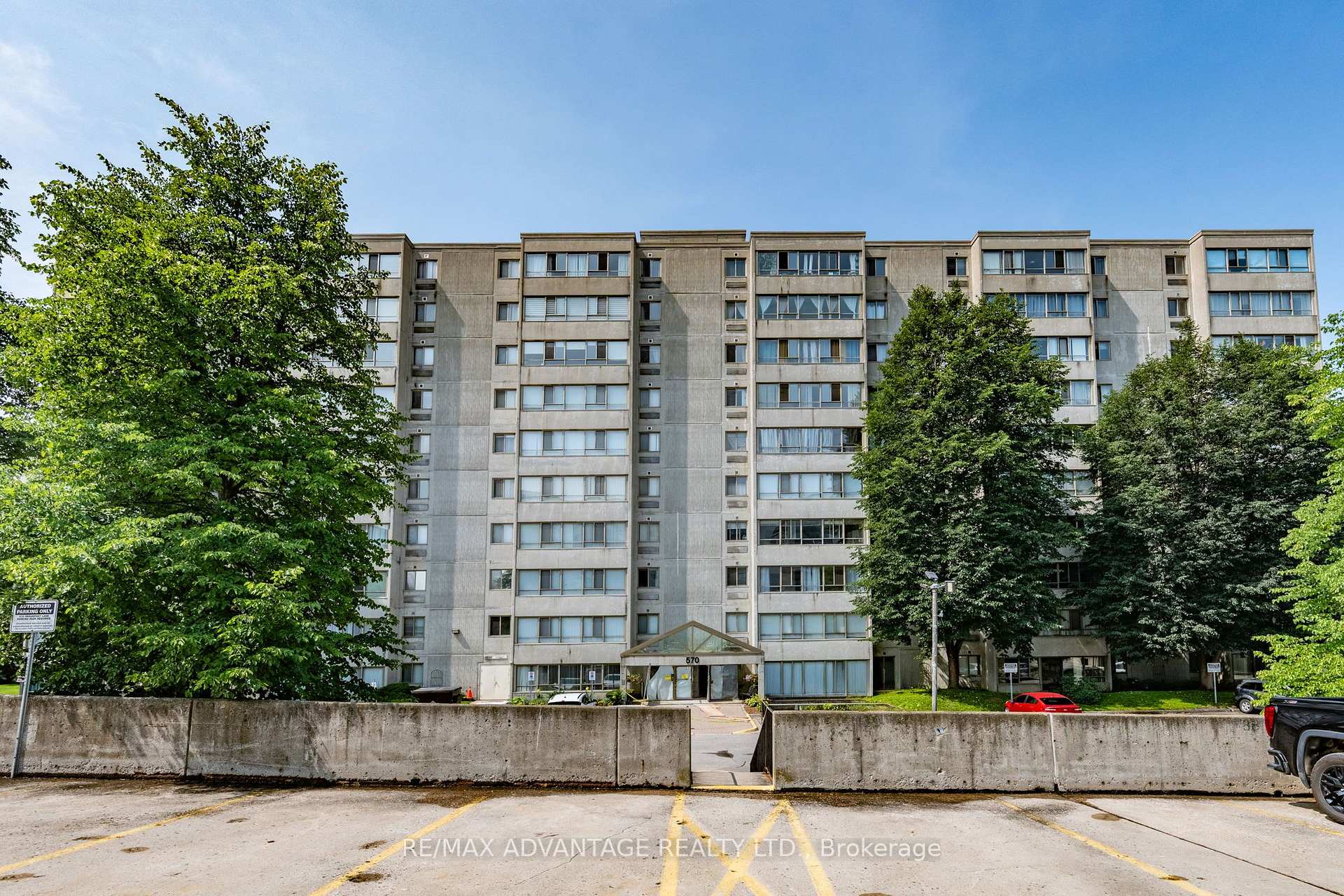 Photo 32 of Unit 708, 570 Proudfoot Lane, London, North M — HOMEH