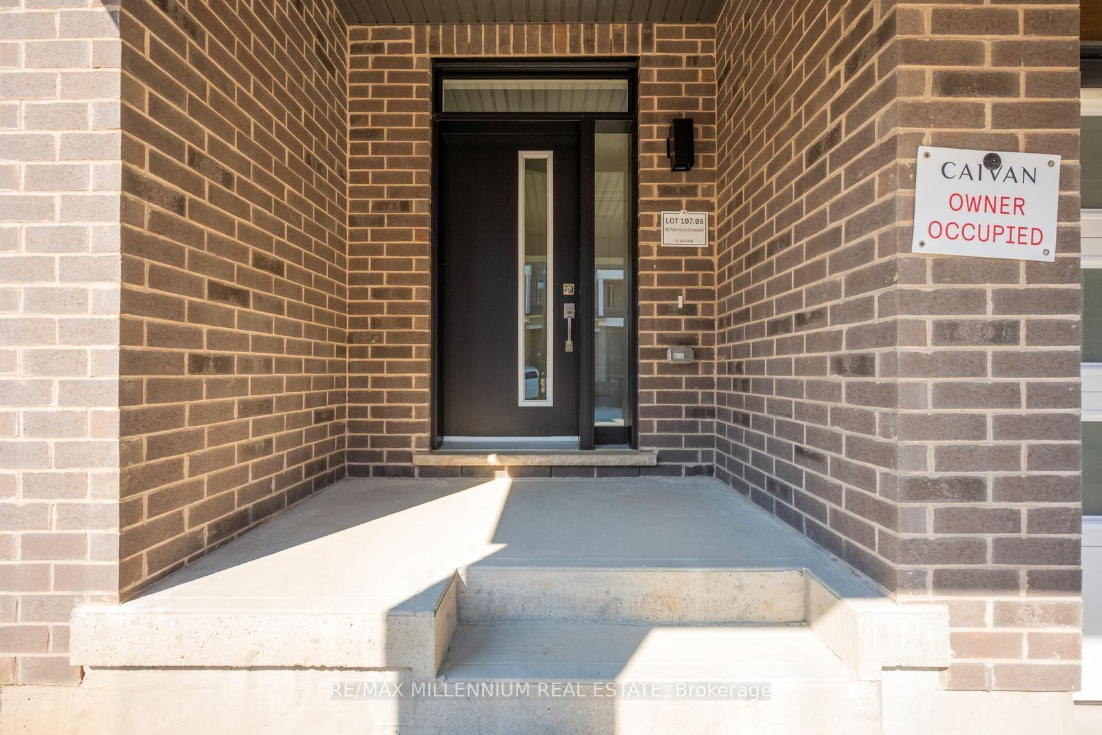 Photo 2 of Unit Upper, 36 Thornbird Crescent, Brampton, Northwest Brampton — HOMEH