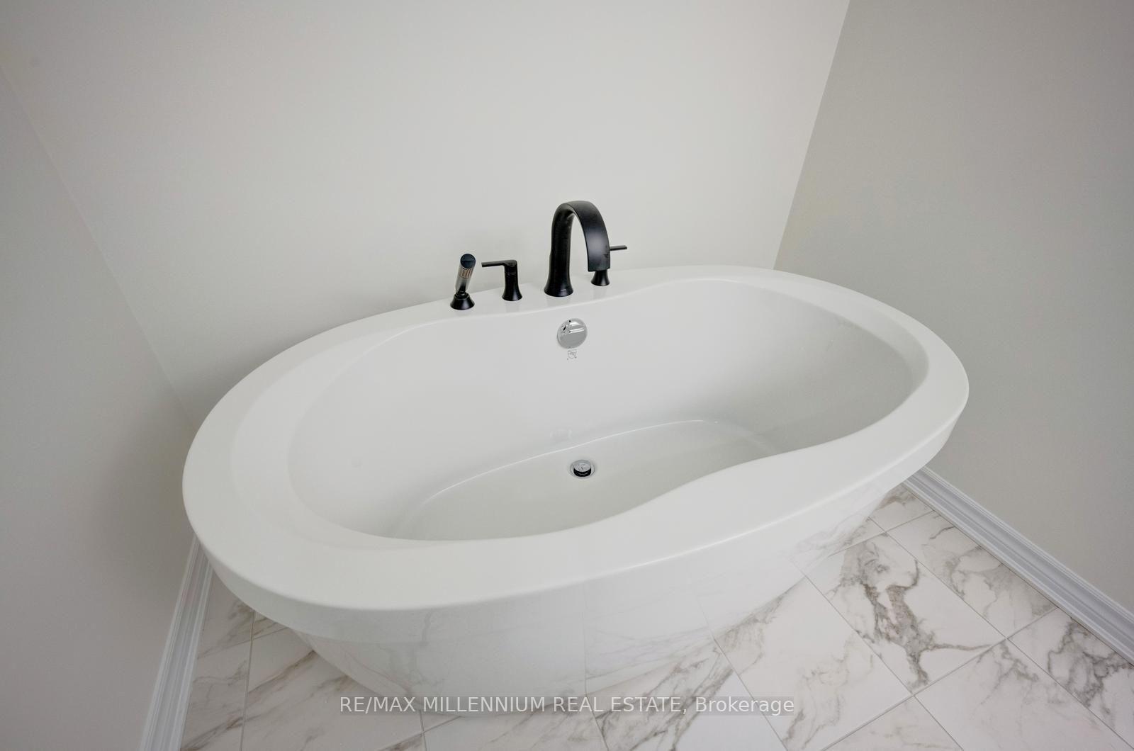 Photo 38 of Unit Upper, 36 Thornbird Crescent, Brampton, Northwest Brampton — HOMEH