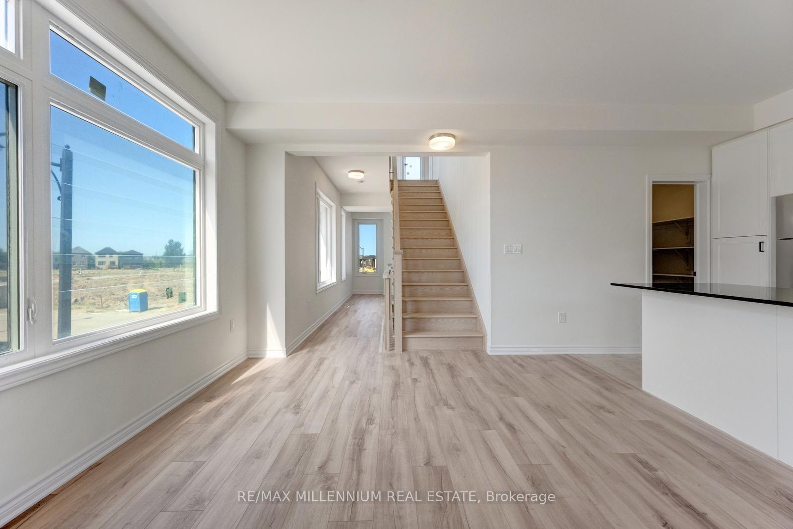 Photo 6 of Unit Upper, 36 Thornbird Crescent, Brampton, Northwest Brampton — HOMEH