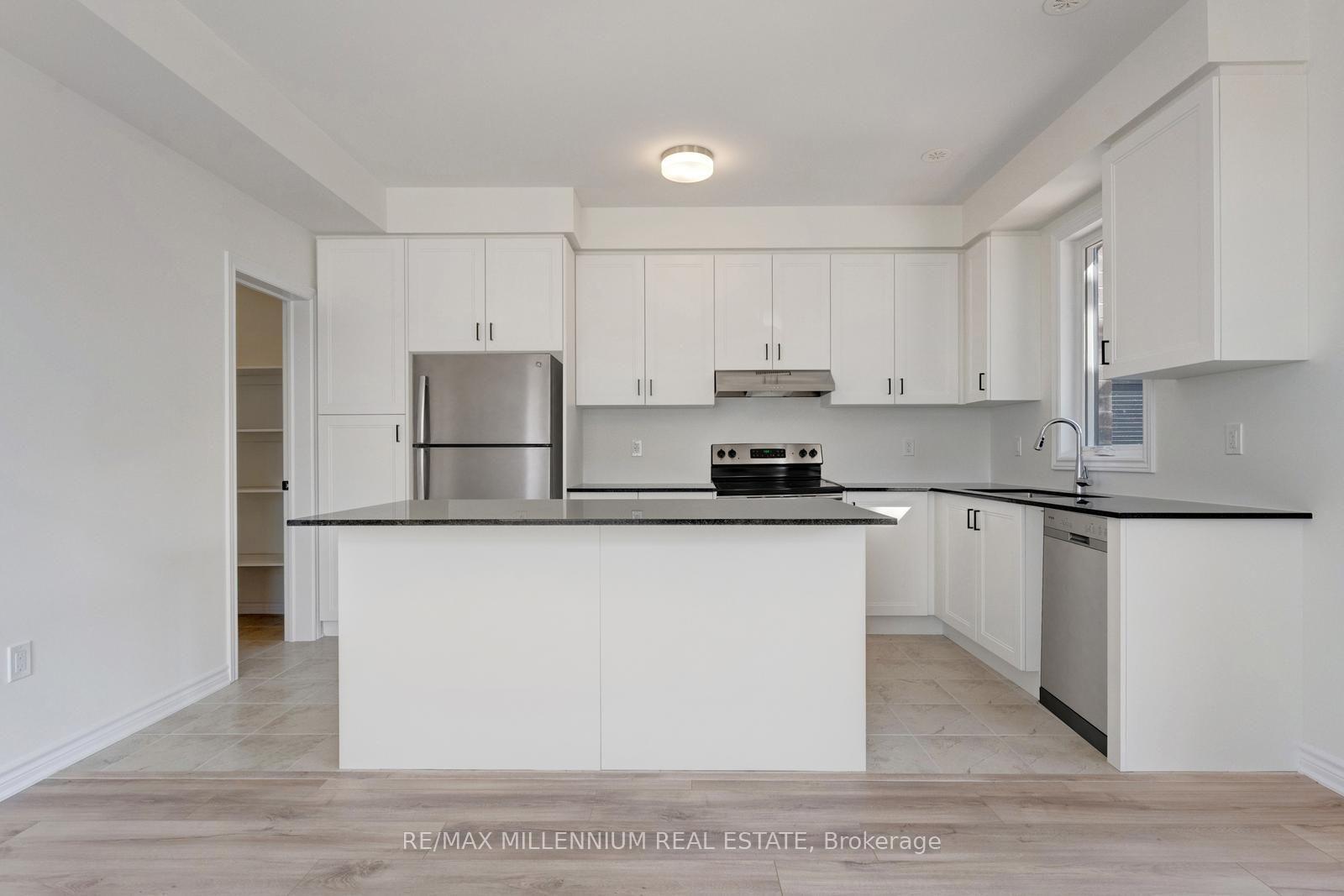 Photo 8 of Unit Upper, 36 Thornbird Crescent, Brampton, Northwest Brampton — HOMEH