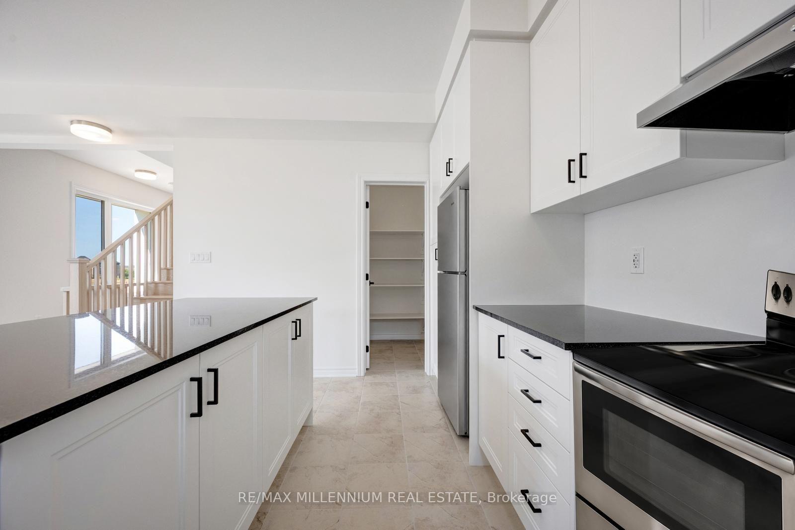 Photo 9 of Unit Upper, 36 Thornbird Crescent, Brampton, Northwest Brampton — HOMEH
