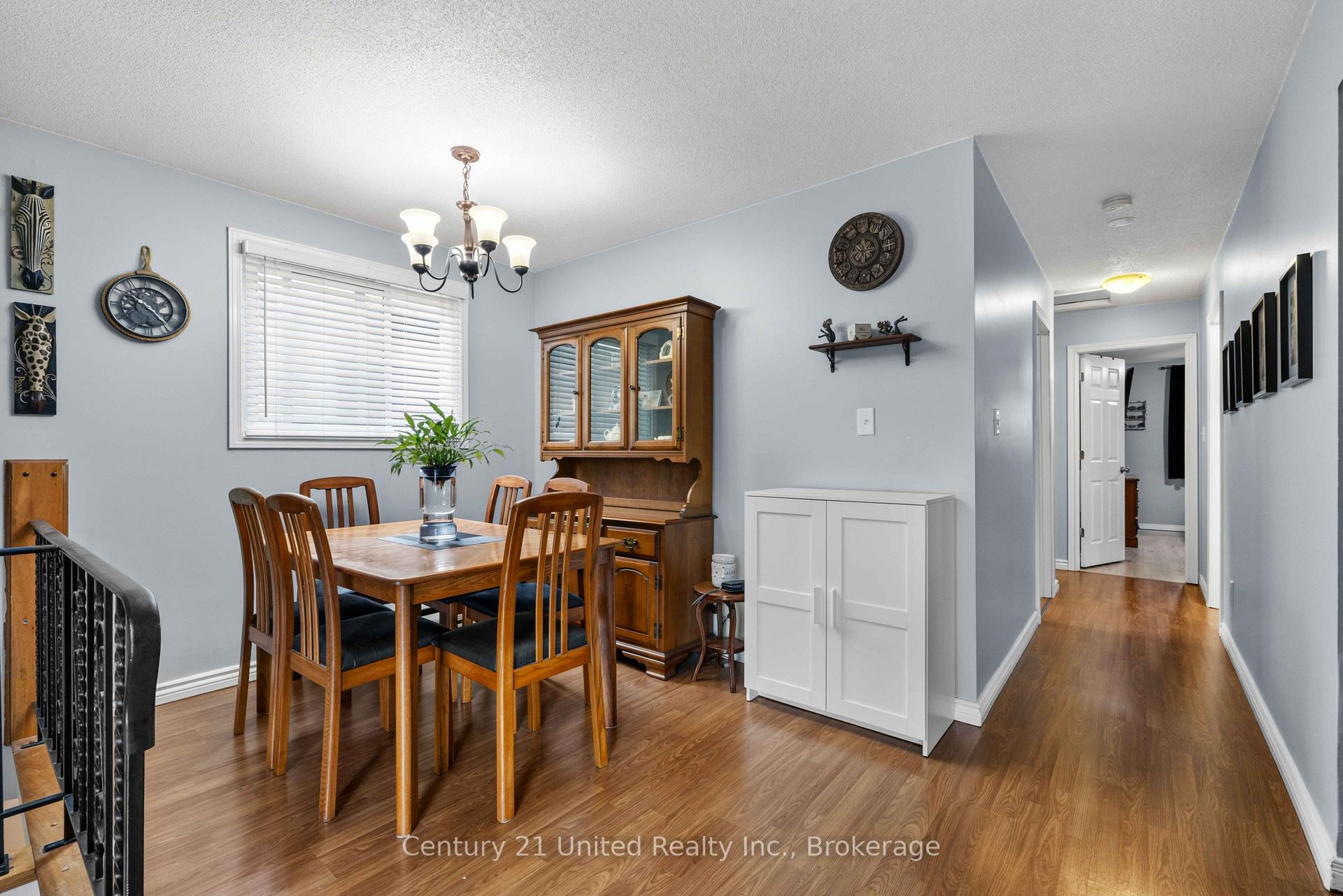 Photo 6 of 718 Mountain Ash Road, Peterborough, Otonabee Ward 1 — HOMEH