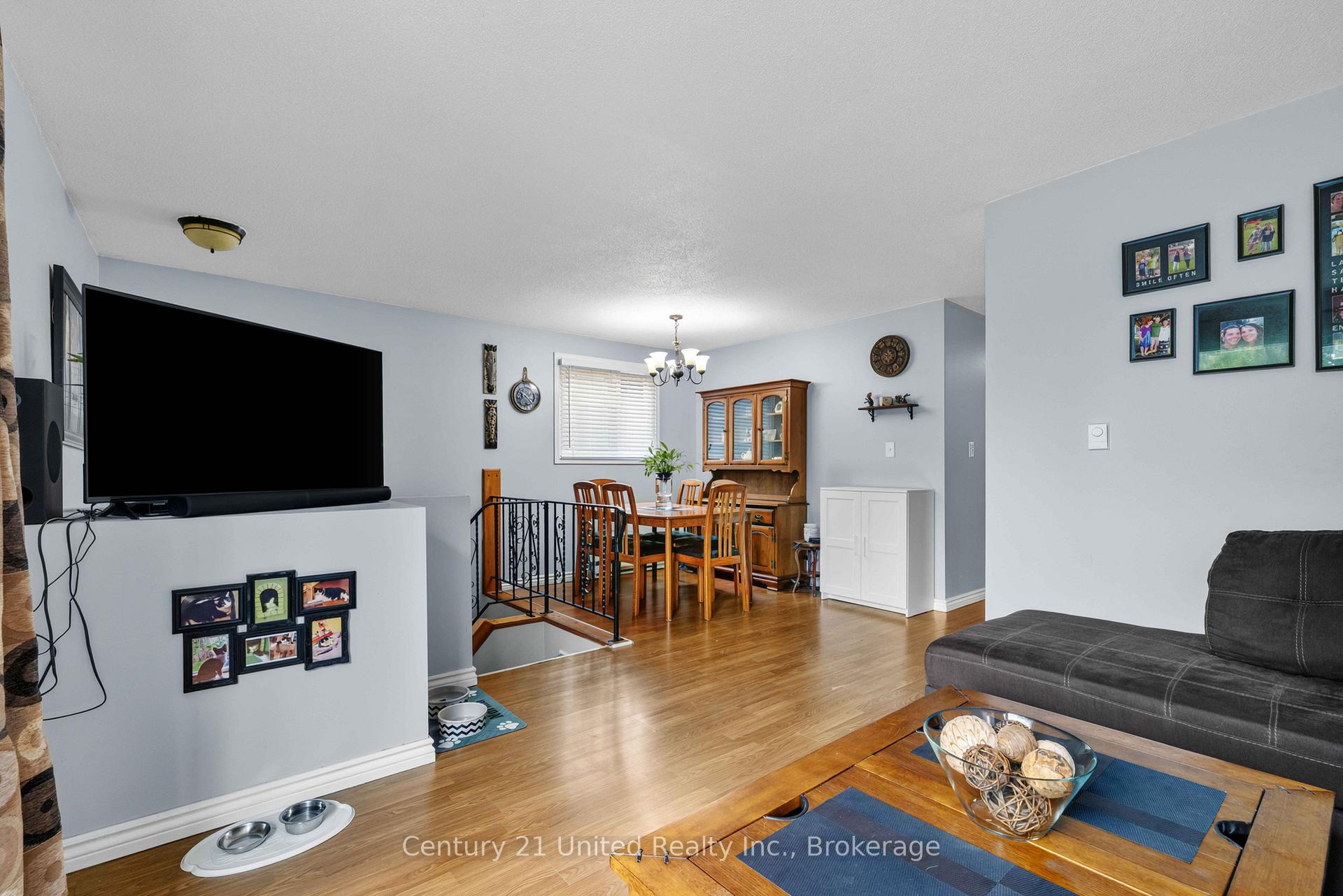 Photo 7 of 718 Mountain Ash Road, Peterborough, Otonabee Ward 1 — HOMEH