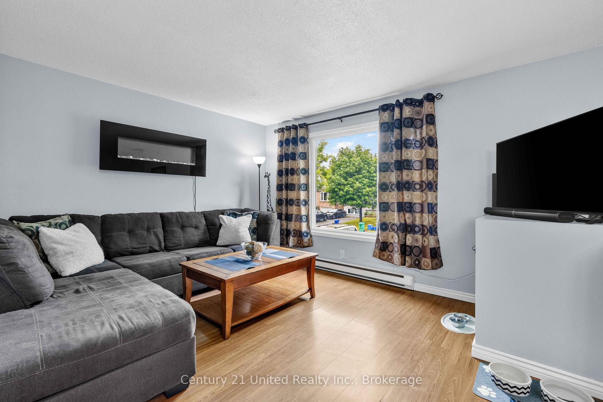 Photo 10 of 718 Mountain Ash Road, Peterborough, Otonabee Ward 1 — HOMEH