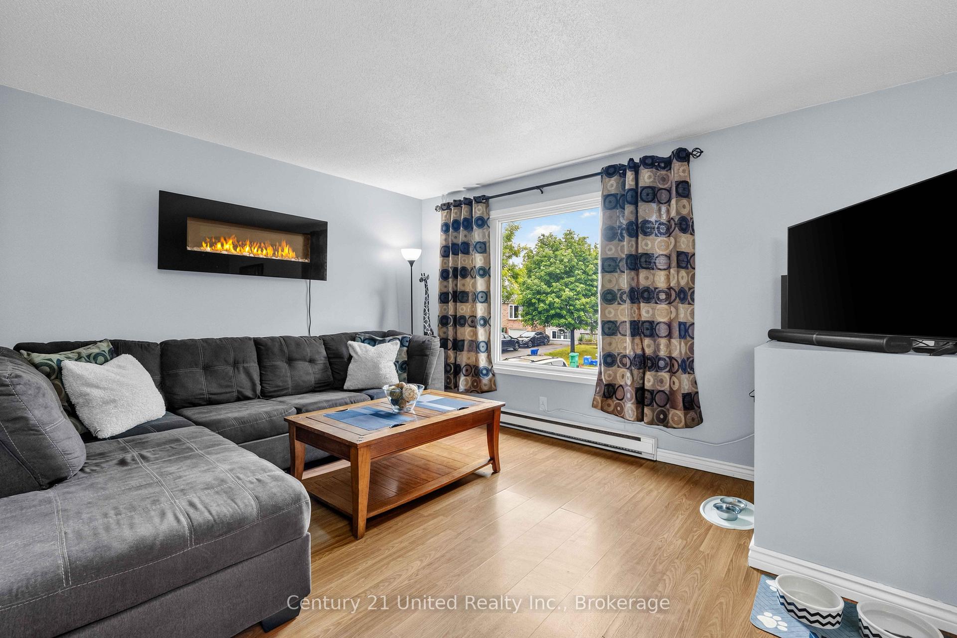 Photo 11 of 718 Mountain Ash Road, Peterborough, Otonabee Ward 1 — HOMEH