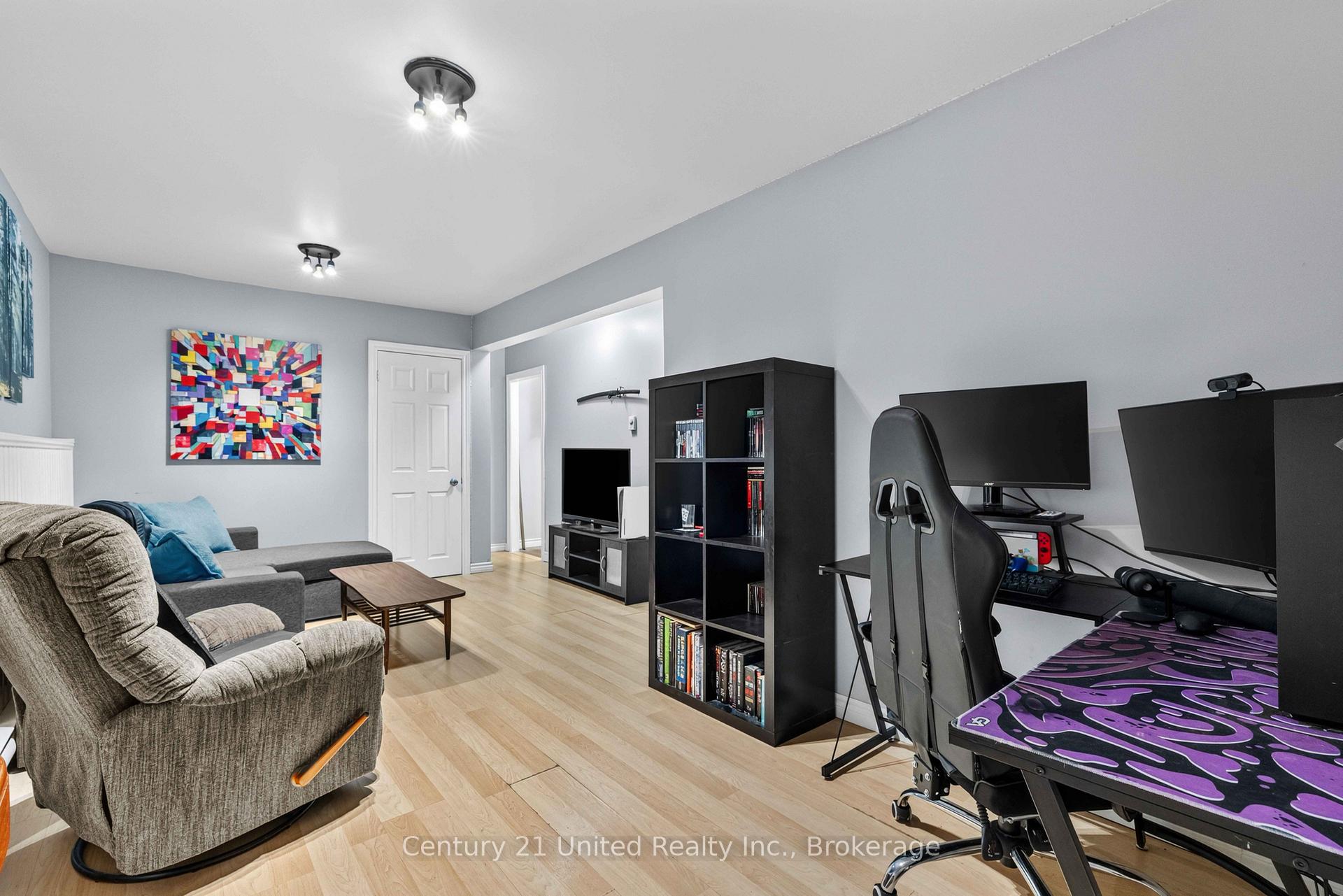 Photo 21 of 718 Mountain Ash Road, Peterborough, Otonabee Ward 1 — HOMEH