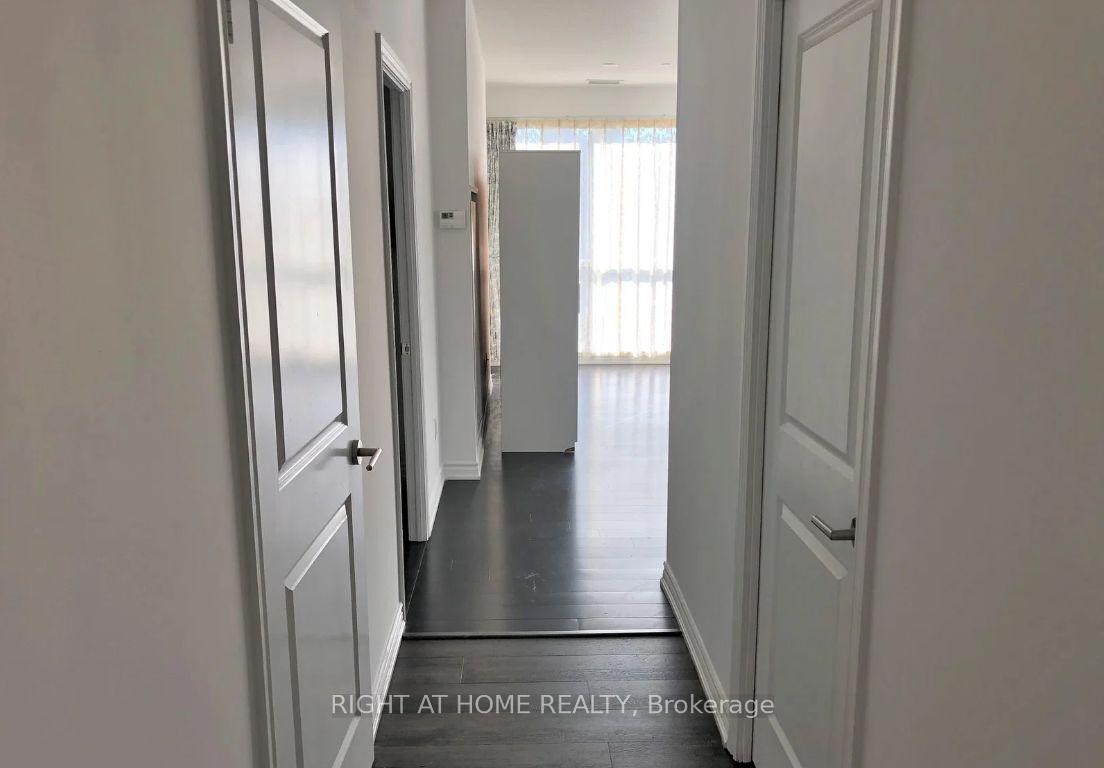 Photo 7 of Unit 4010, 386 Yonge Street, Toronto, Bay Street Corridor — HOMEH