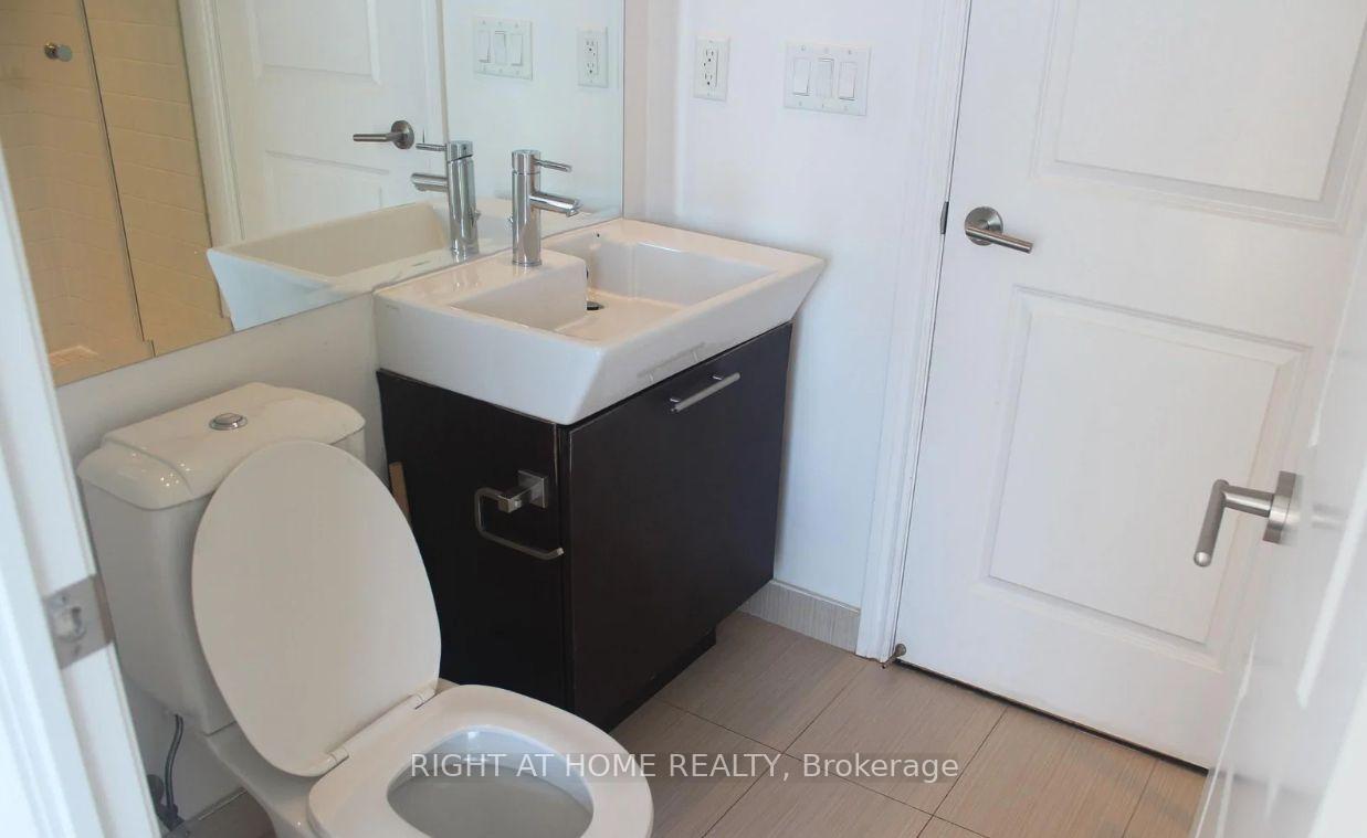 Photo 10 of Unit 4010, 386 Yonge Street, Toronto, Bay Street Corridor — HOMEH