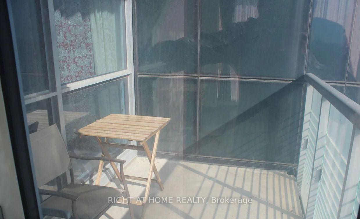Photo 13 of Unit 4010, 386 Yonge Street, Toronto, Bay Street Corridor — HOMEH
