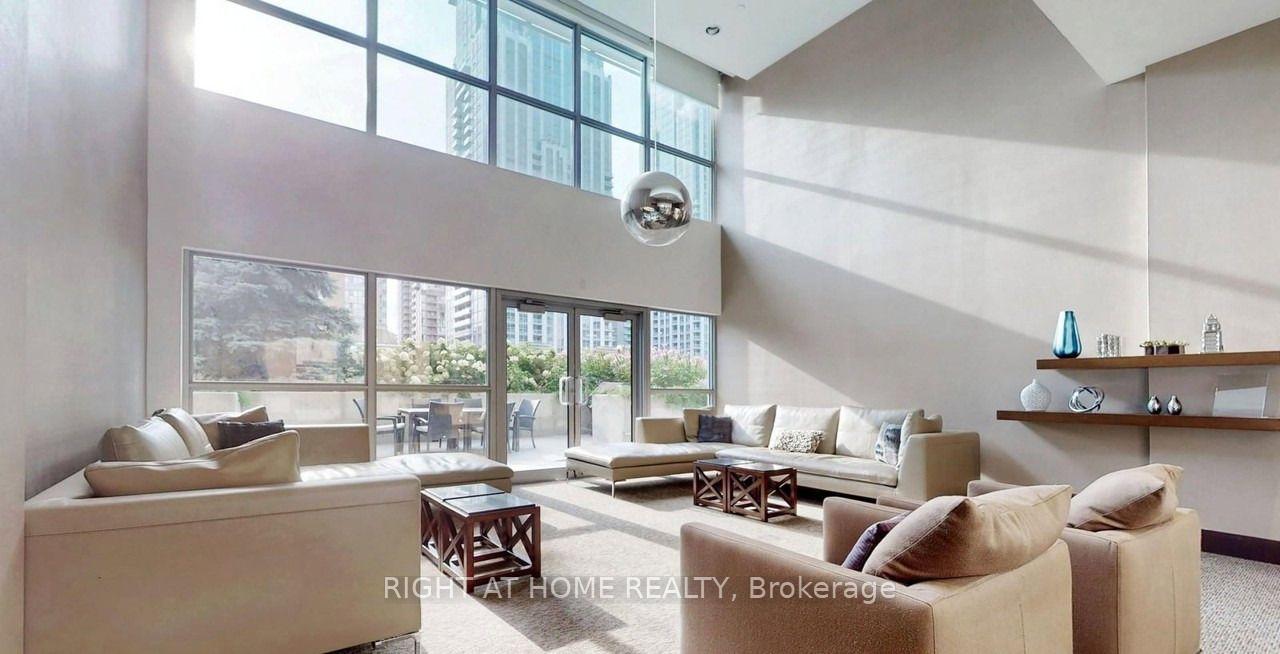 Photo 19 of Unit 4010, 386 Yonge Street, Toronto, Bay Street Corridor — HOMEH