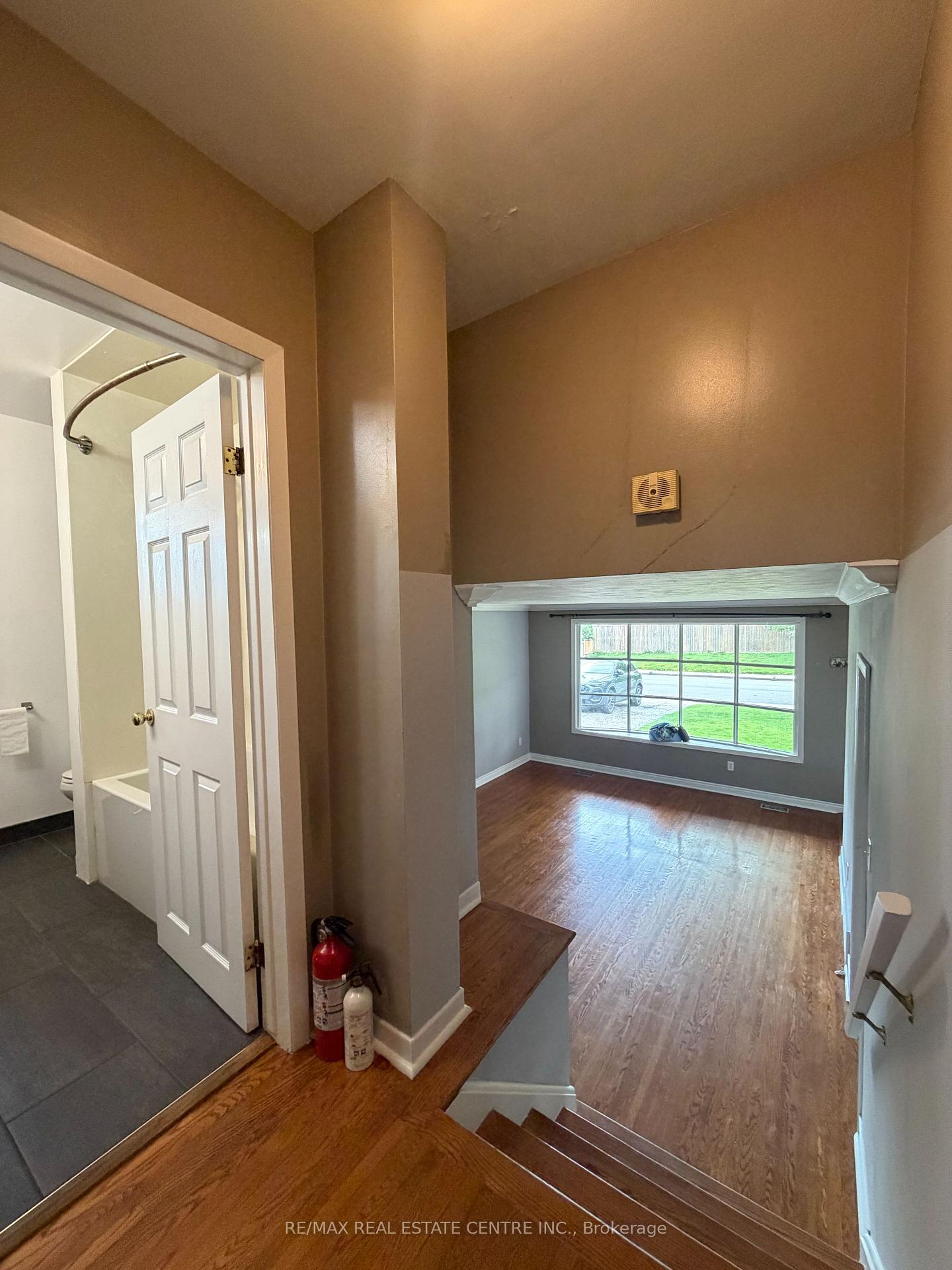 Photo 16 of 10 Miami Drive, Hamilton, Rolston — HOMEH