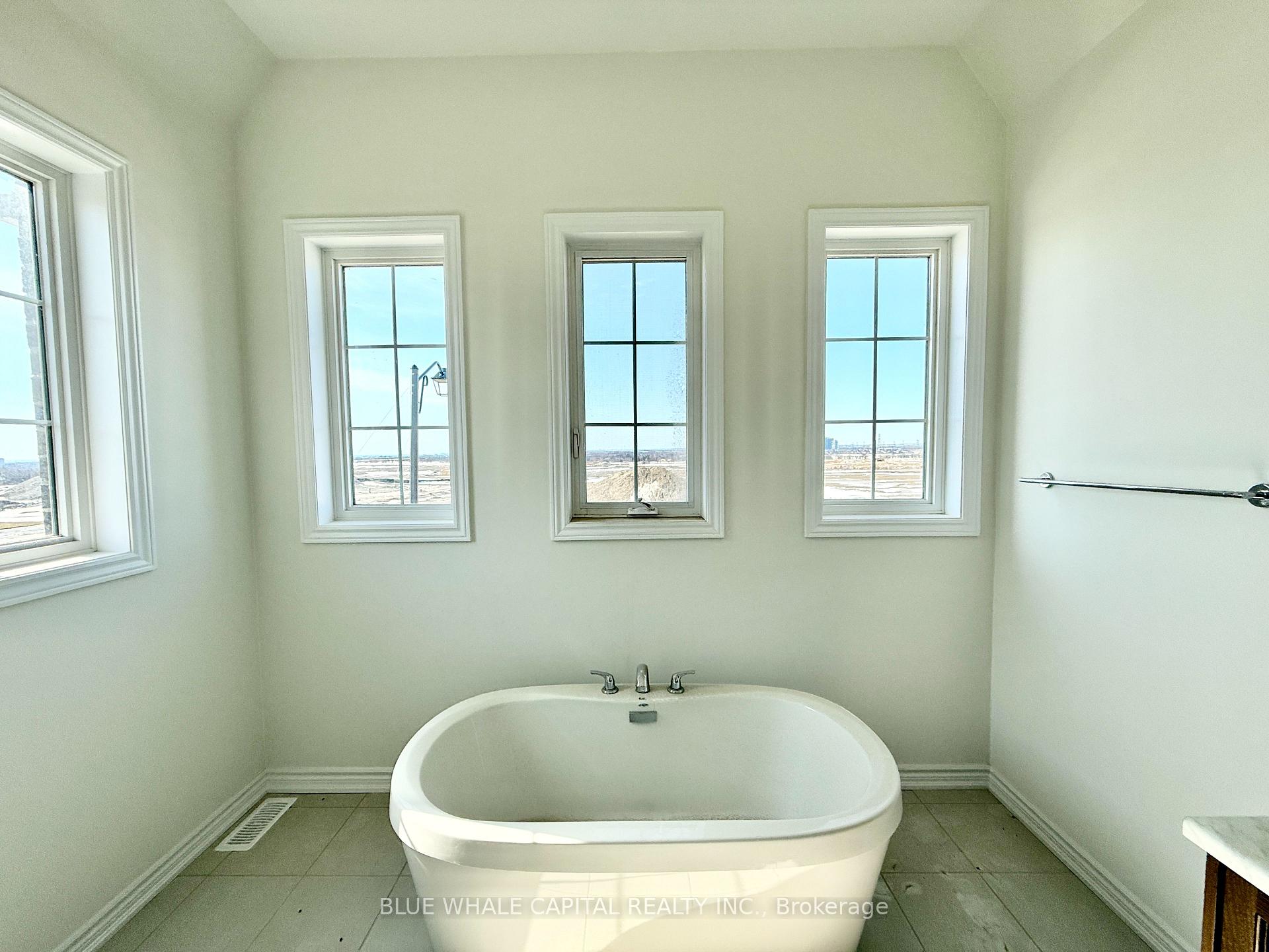 Photo 24 of 1029 Suddard Avenue, Oshawa, Kedron — HOMEH
