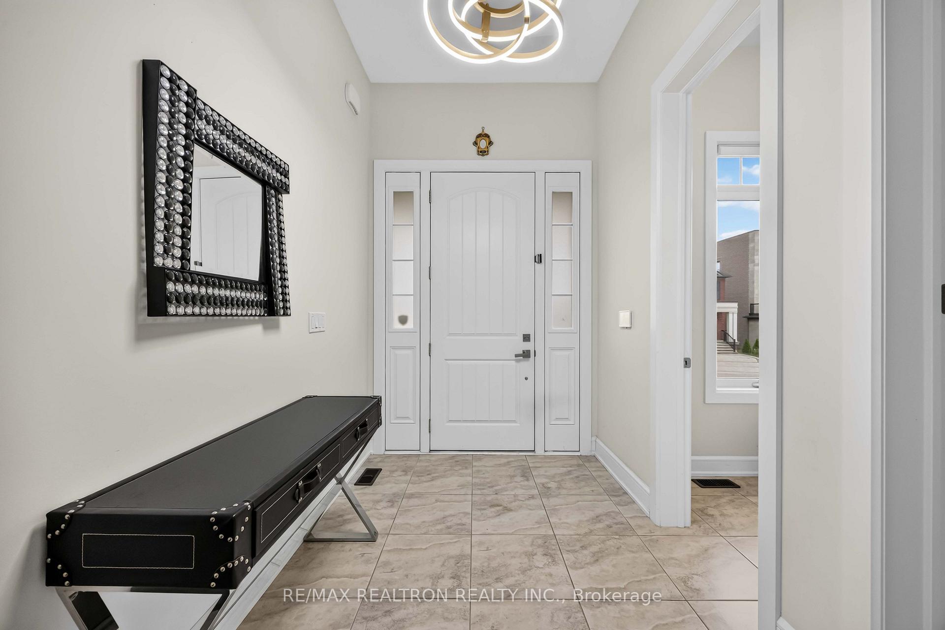 Photo 5 of 136 Abner Miles Drive, Vaughan, Patterson — HOMEH