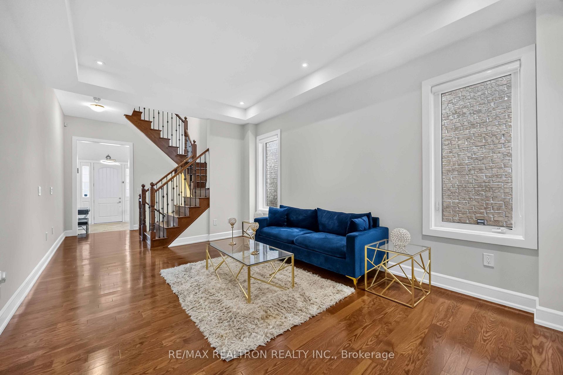 Photo 10 of 136 Abner Miles Drive, Vaughan, Patterson — HOMEH