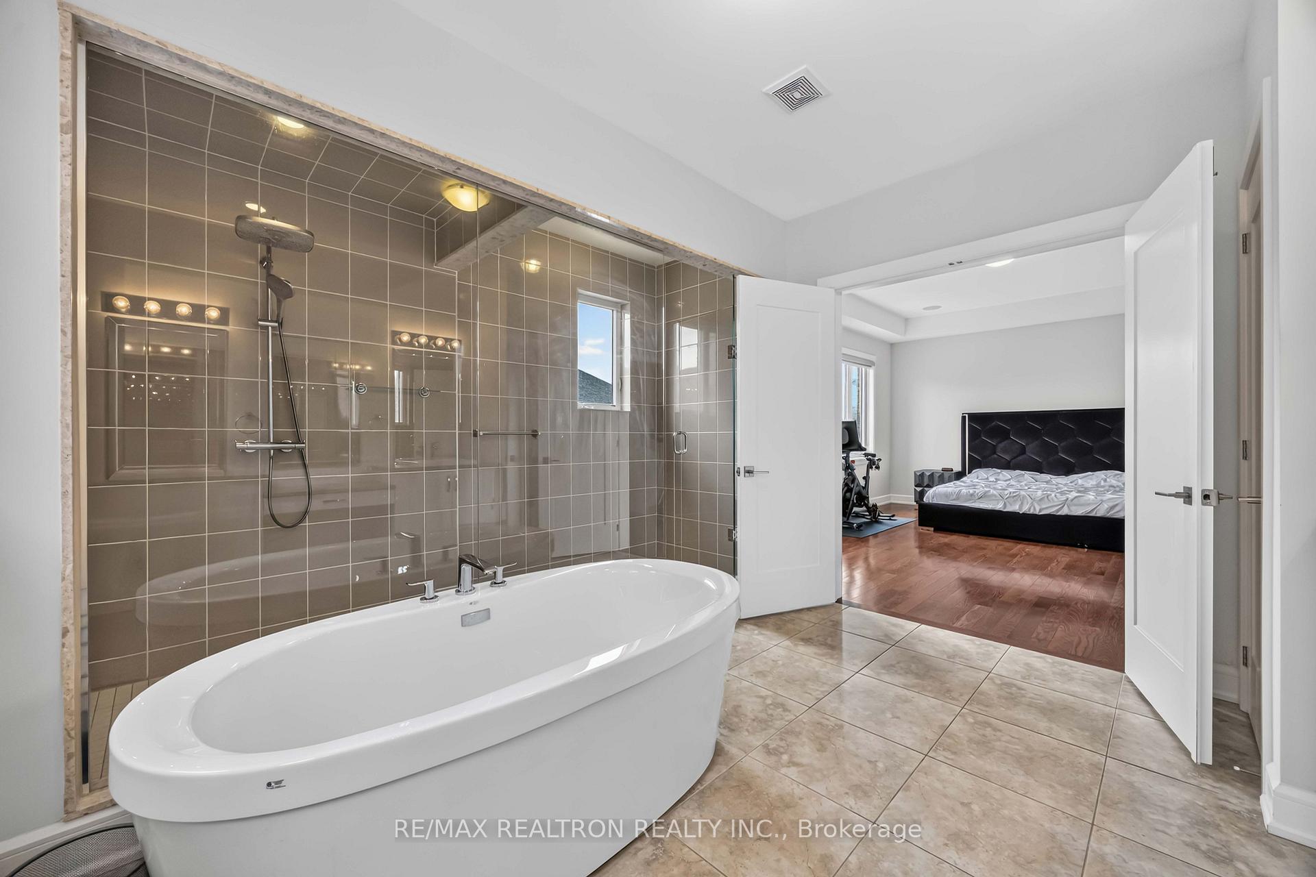 Photo 40 of 136 Abner Miles Drive, Vaughan, Patterson — HOMEH