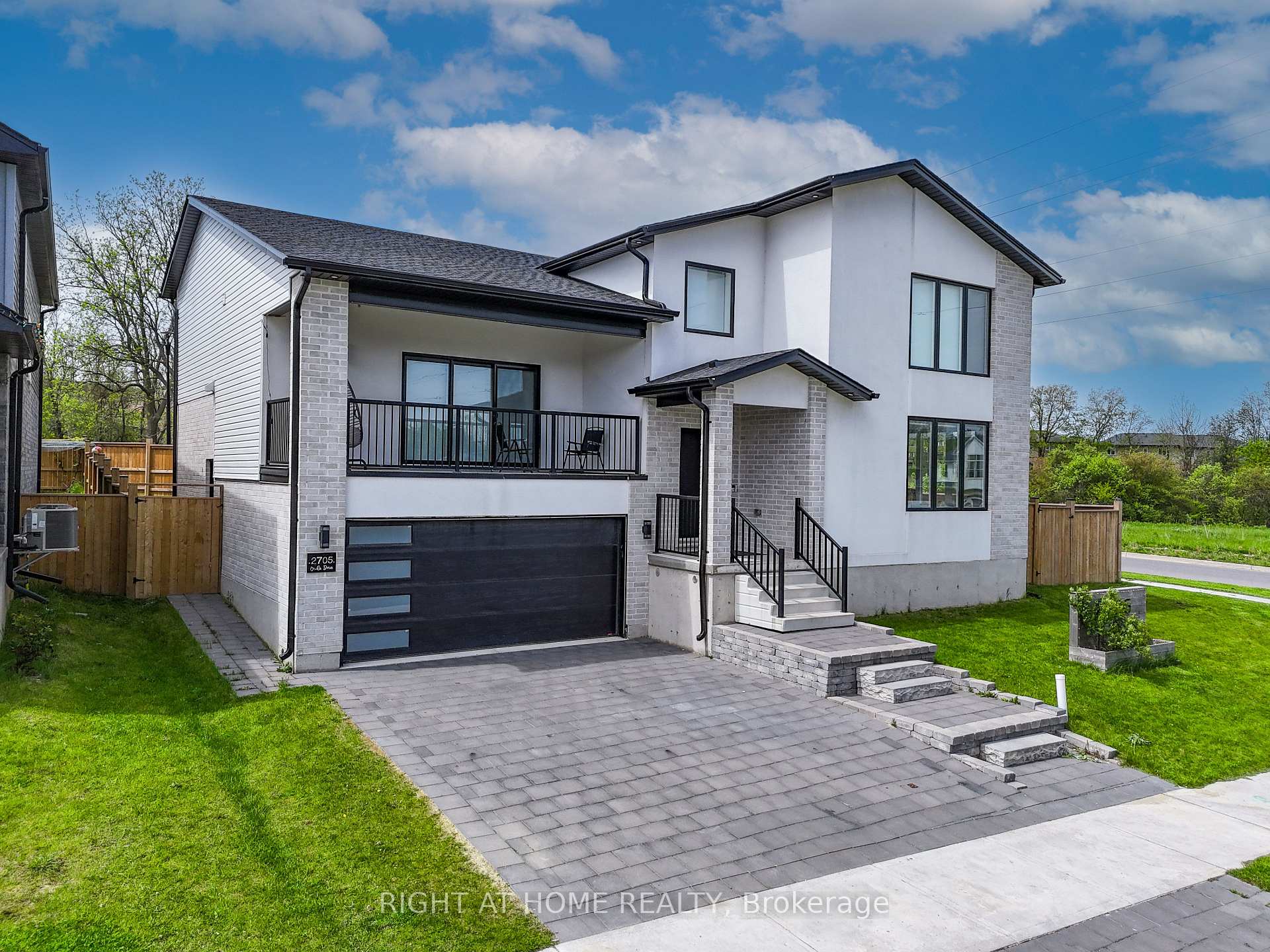 Photo 2 of 2705 Oriole Drive, London, South U — HOMEH