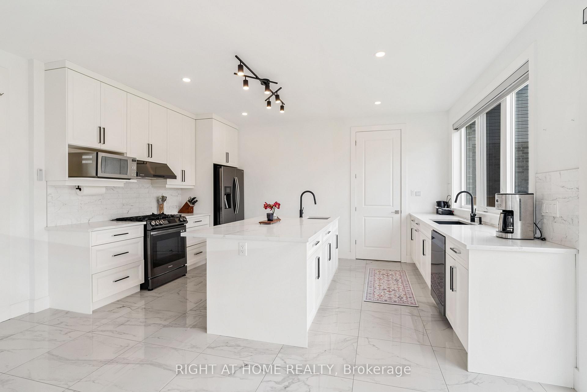 Photo 9 of 2705 Oriole Drive, London, South U — HOMEH