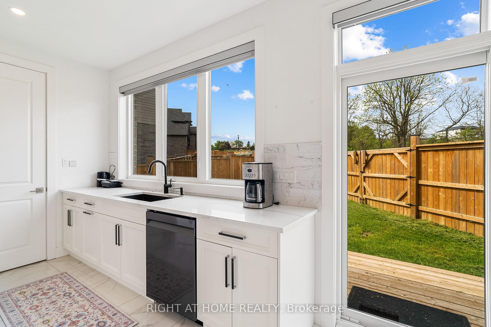 Photo 10 of 2705 Oriole Drive, London, South U — HOMEH