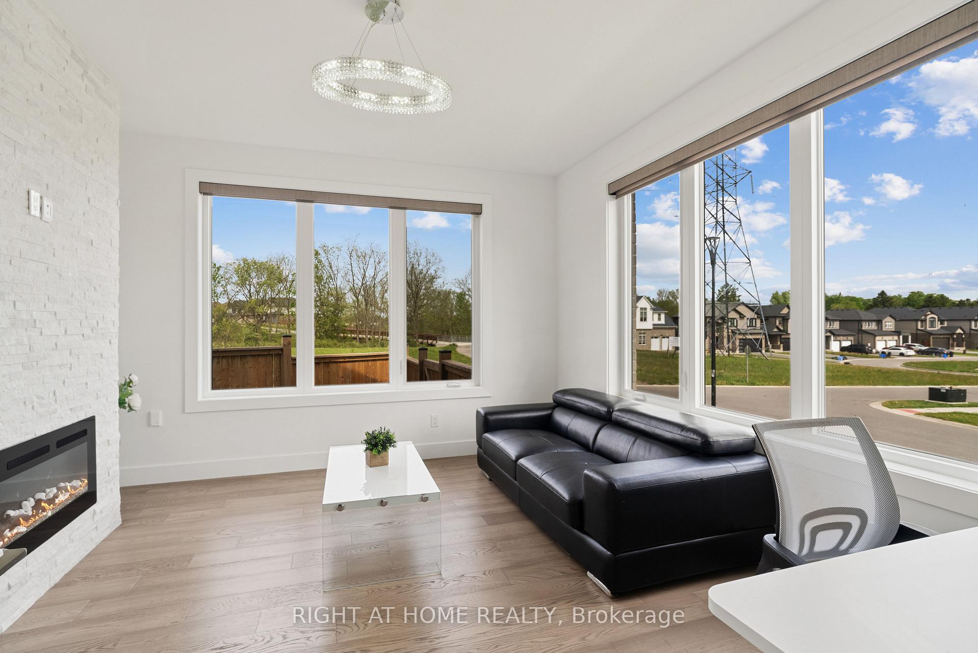 Photo 17 of 2705 Oriole Drive, London, South U — HOMEH