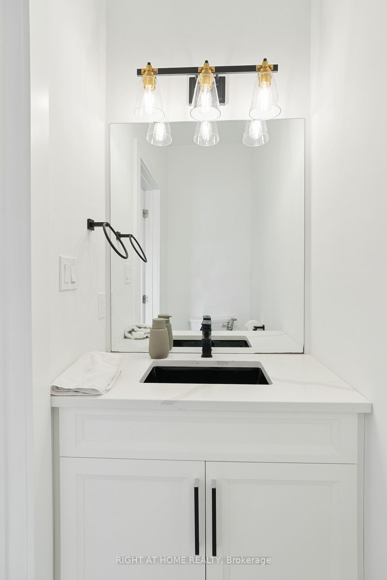 Photo 22 of 2705 Oriole Drive, London, South U — HOMEH