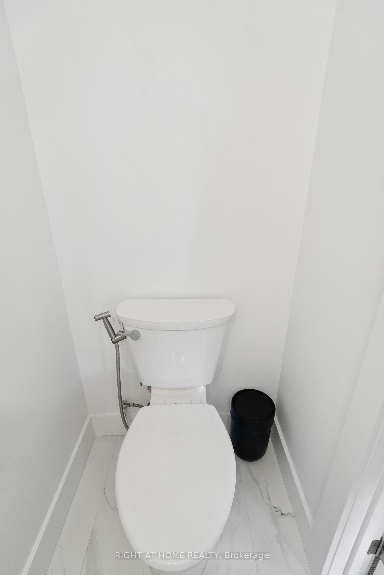 Photo 23 of 2705 Oriole Drive, London, South U — HOMEH