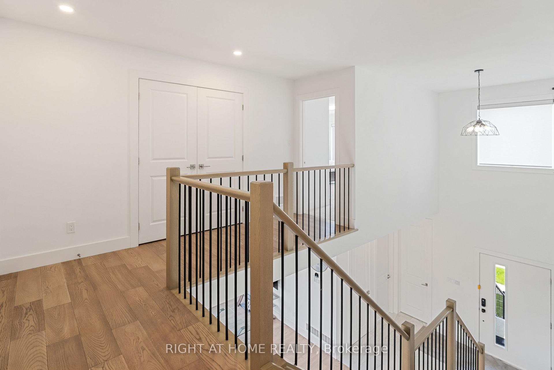 Photo 24 of 2705 Oriole Drive, London, South U — HOMEH