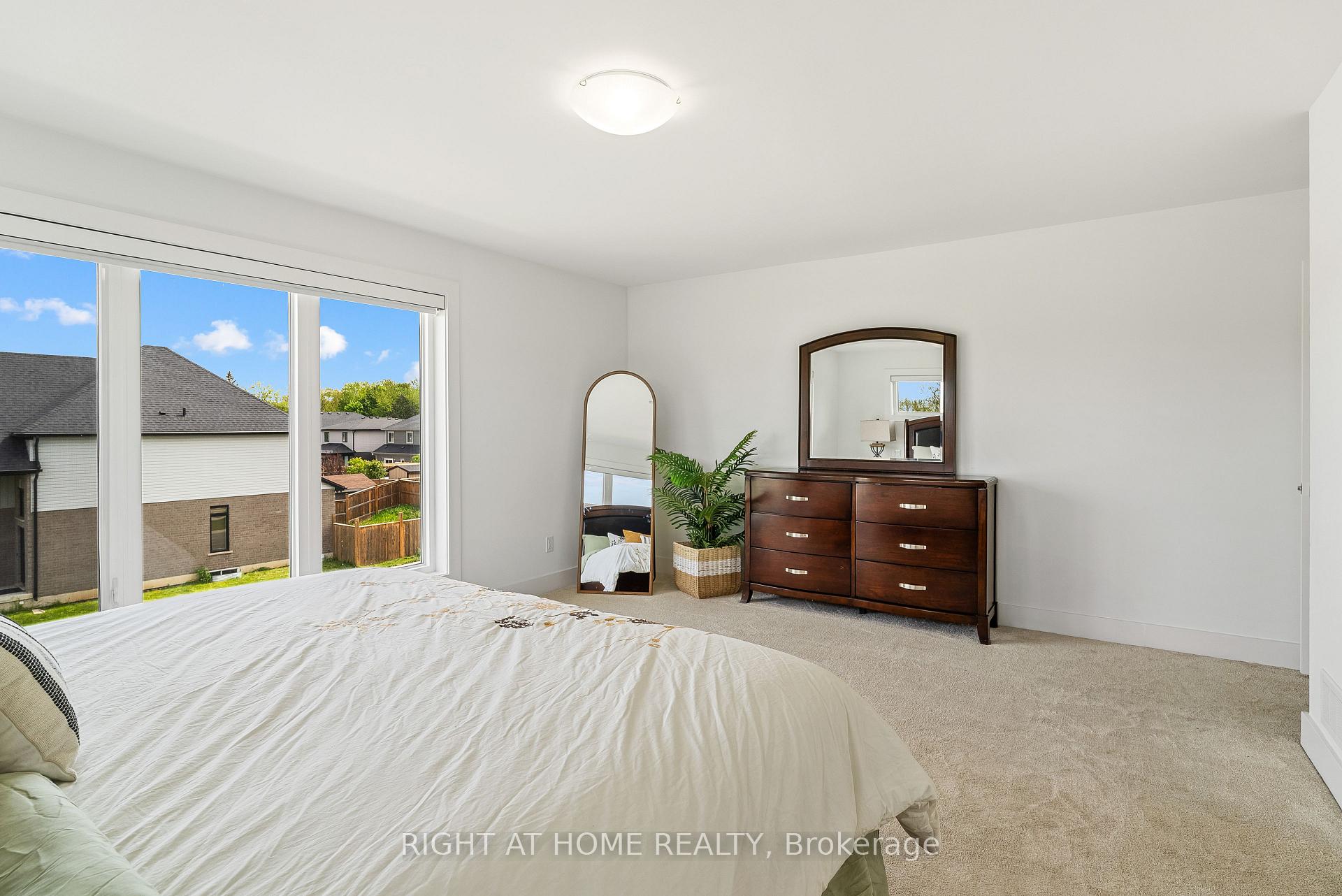 Photo 26 of 2705 Oriole Drive, London, South U — HOMEH