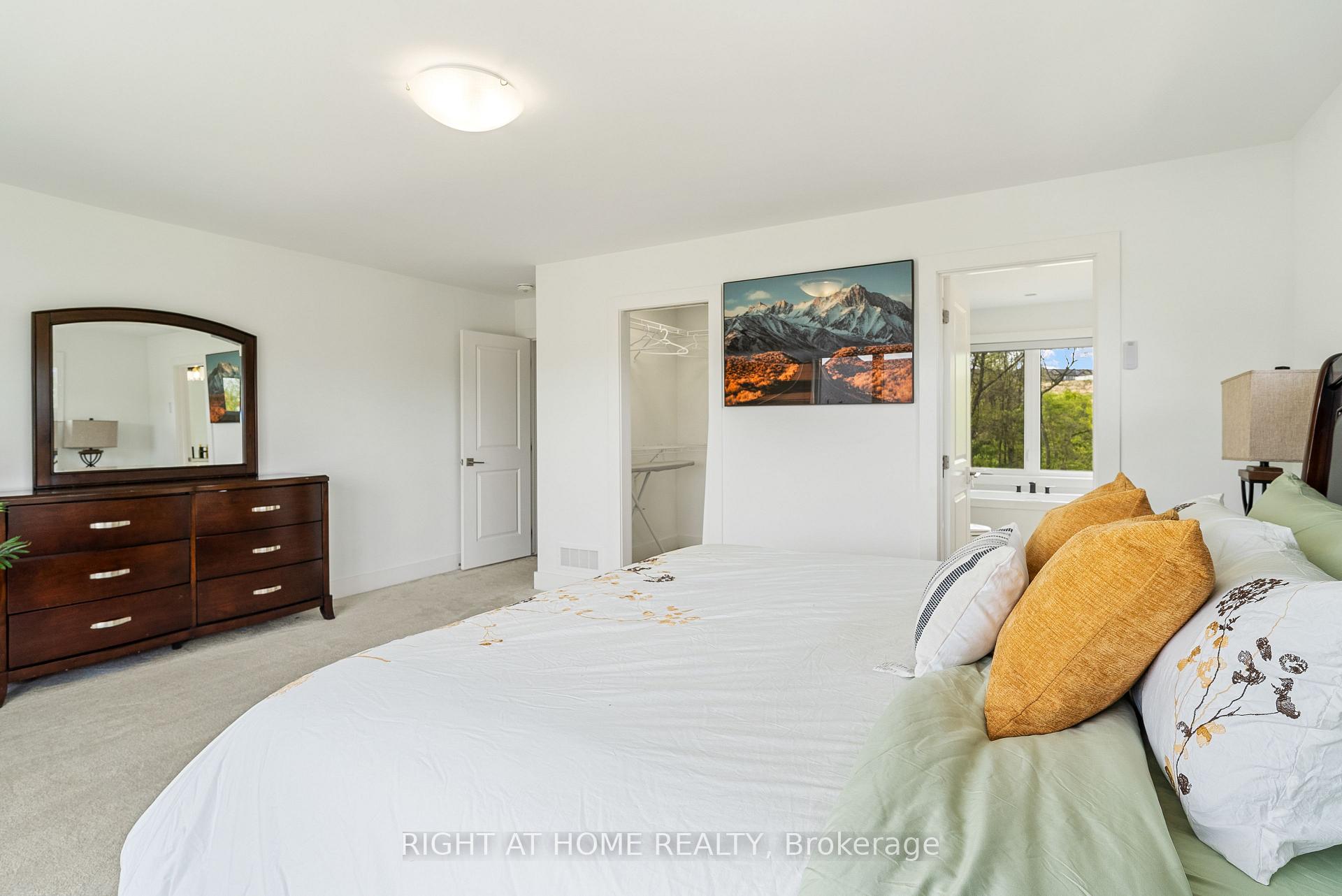 Photo 27 of 2705 Oriole Drive, London, South U — HOMEH