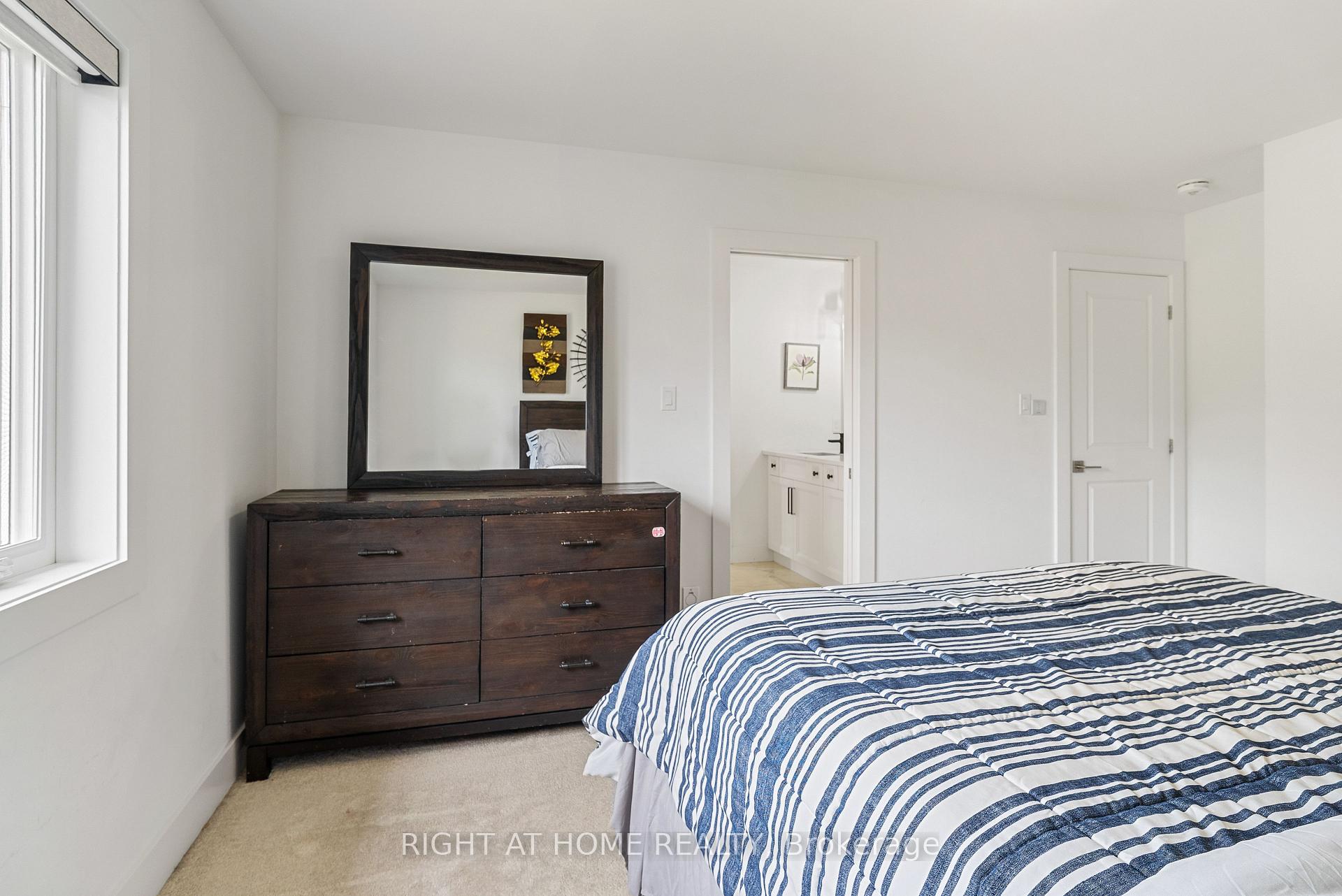 Photo 35 of 2705 Oriole Drive, London, South U — HOMEH