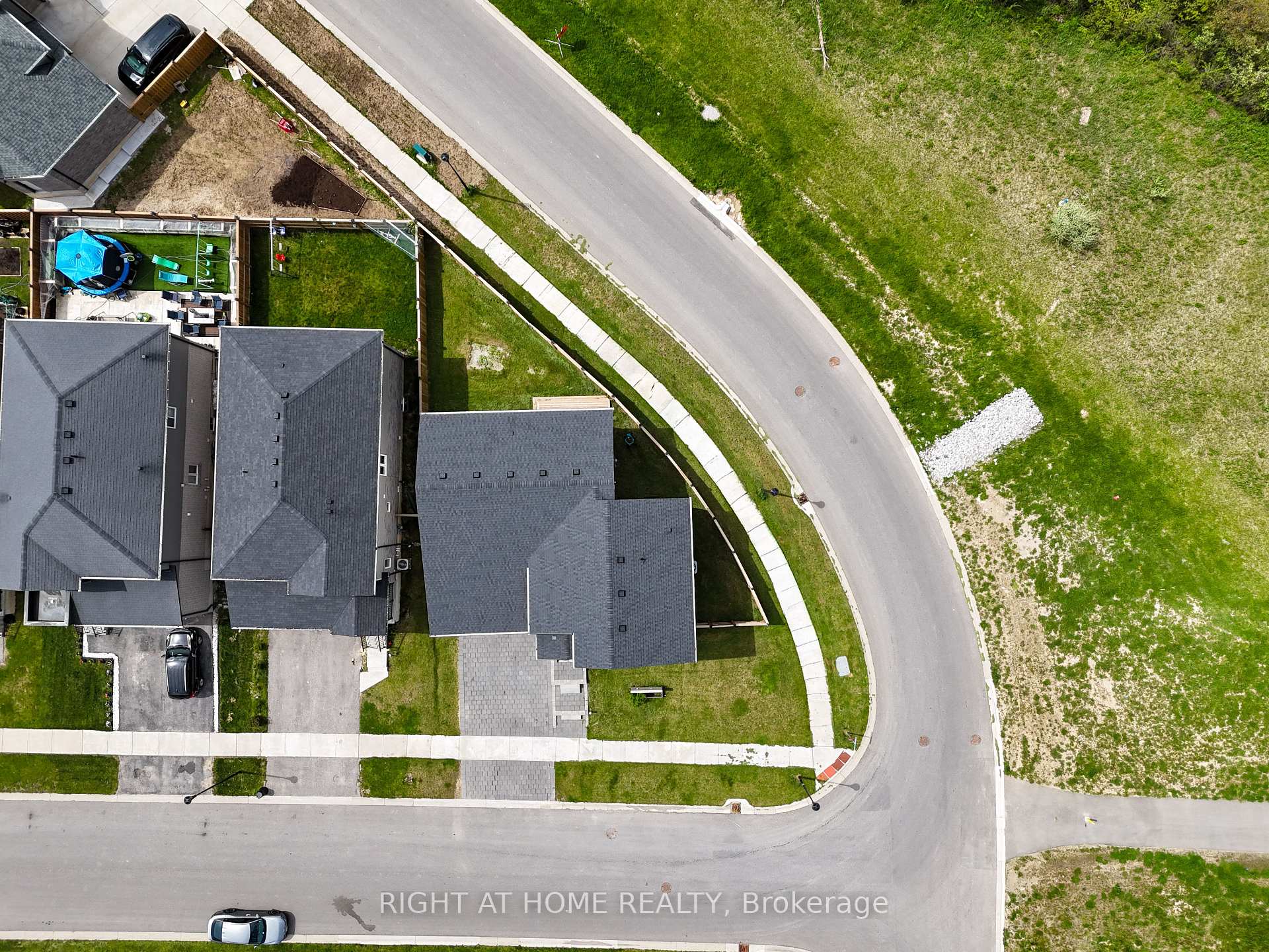 Photo 46 of 2705 Oriole Drive, London, South U — HOMEH