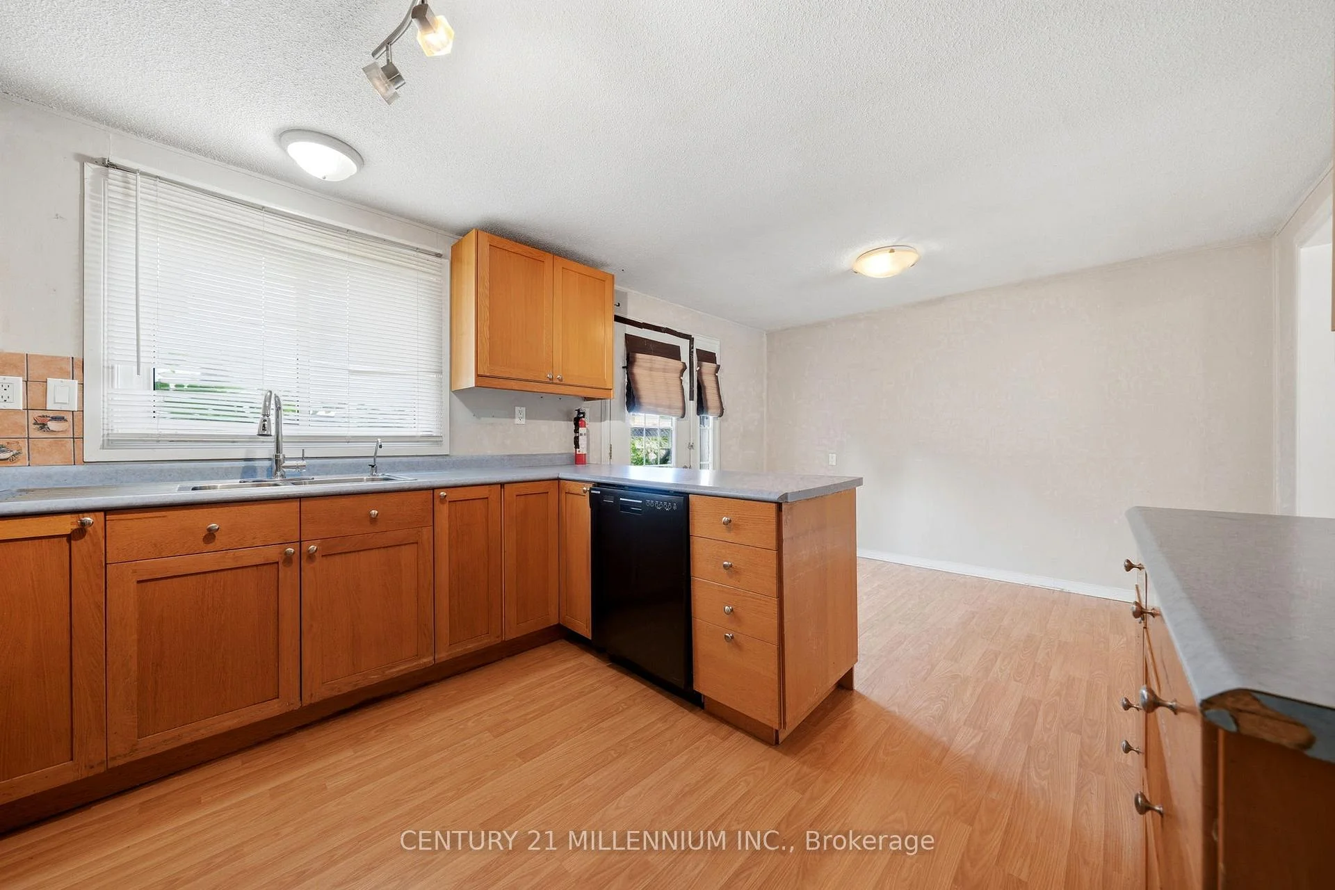 Photo 12 of 60 Eastern Avenue, New Tecumseth, Tottenham — HOMEH