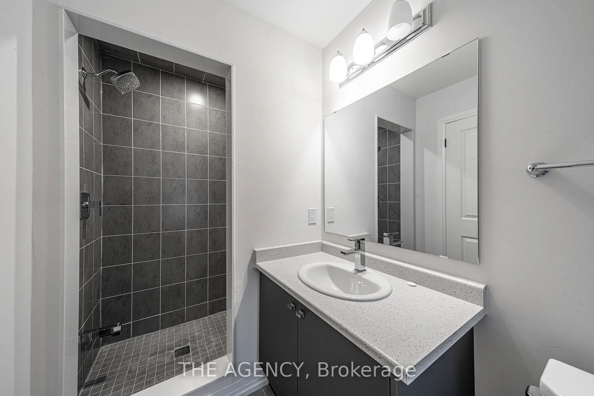 Photo 29 of 108 Bavin Street, Clarington, Bowmanville — HOMEH