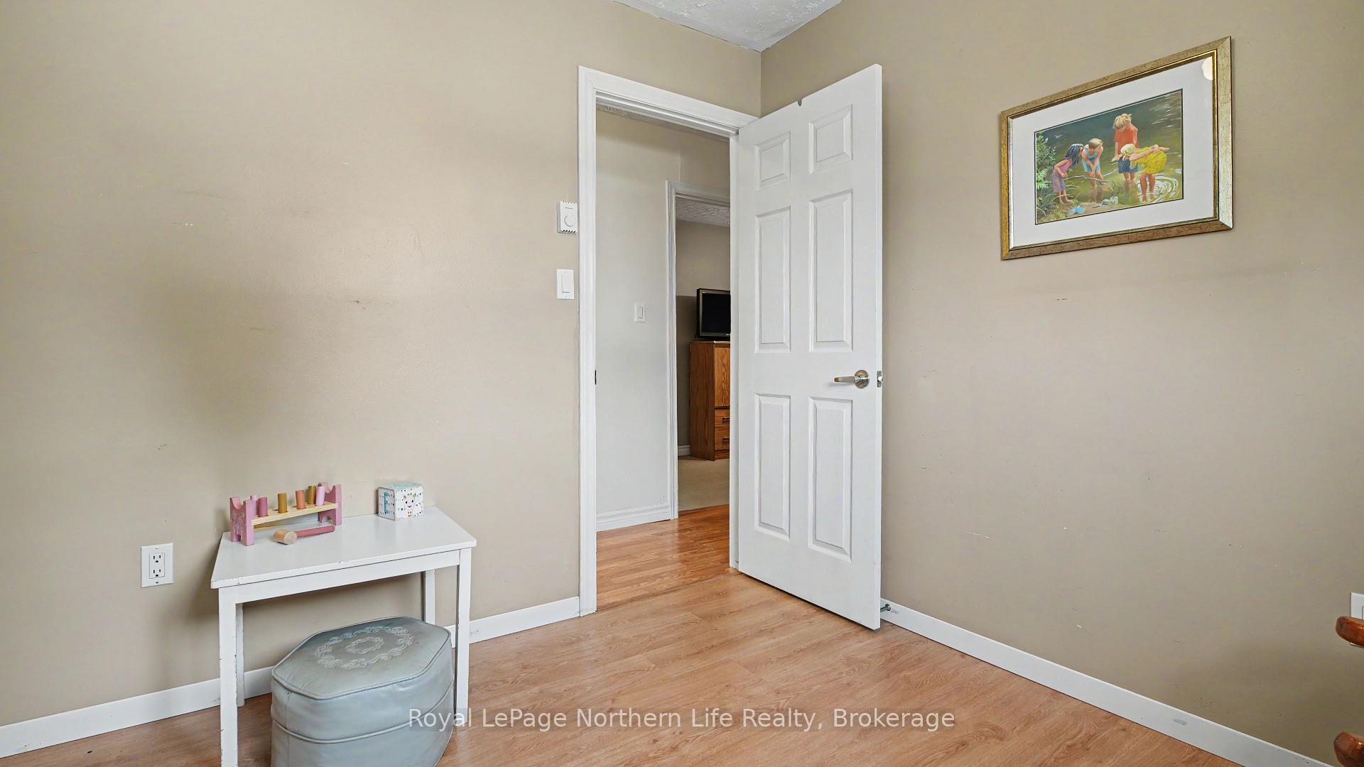 Photo 17 of 29 Pollard Avenue, North Bay, Ferris — HOMEH