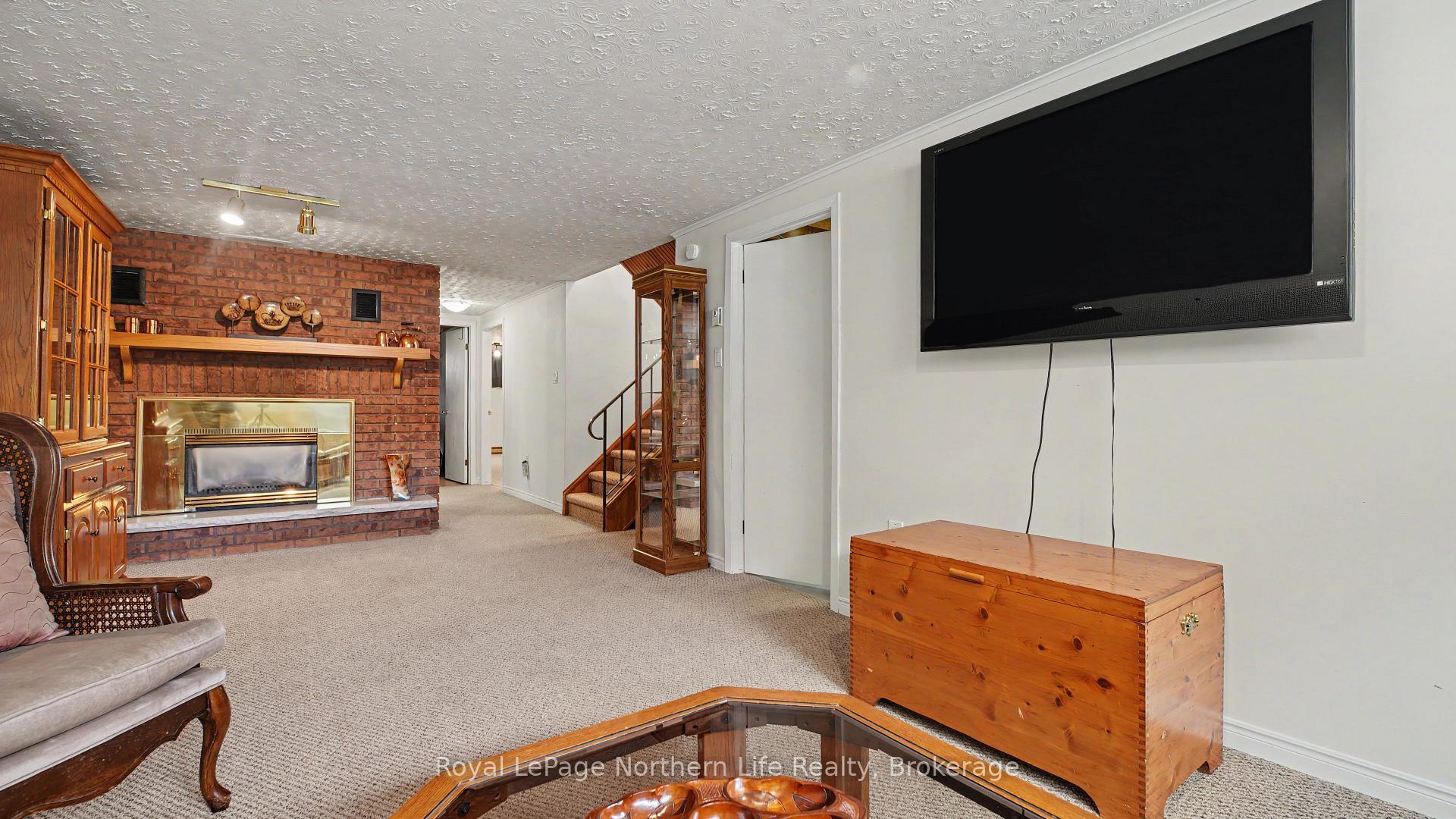Photo 23 of 29 Pollard Avenue, North Bay, Ferris — HOMEH