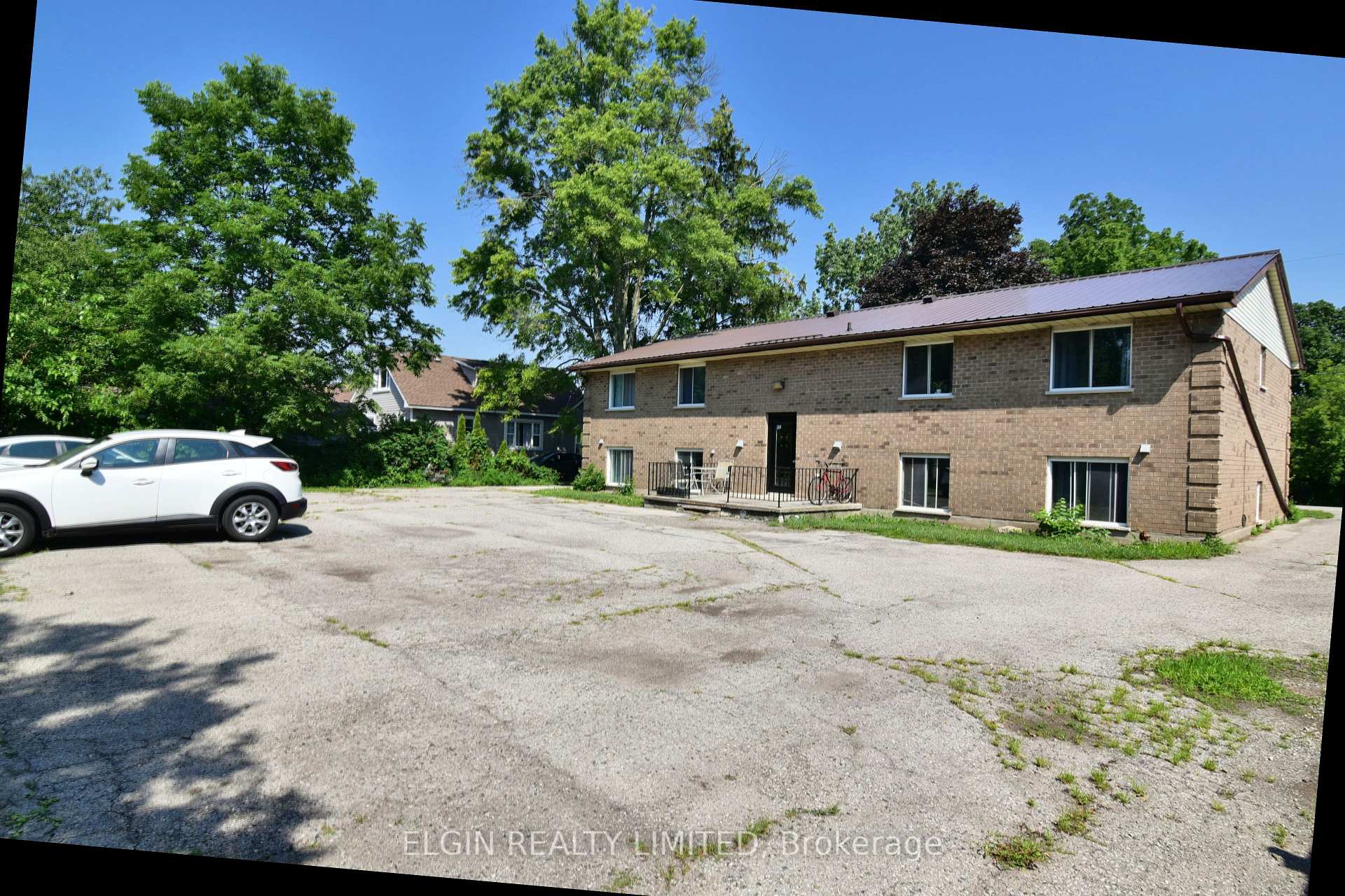Photo 5 of 20 Tecumseh Street, St. Thomas — HOMEH