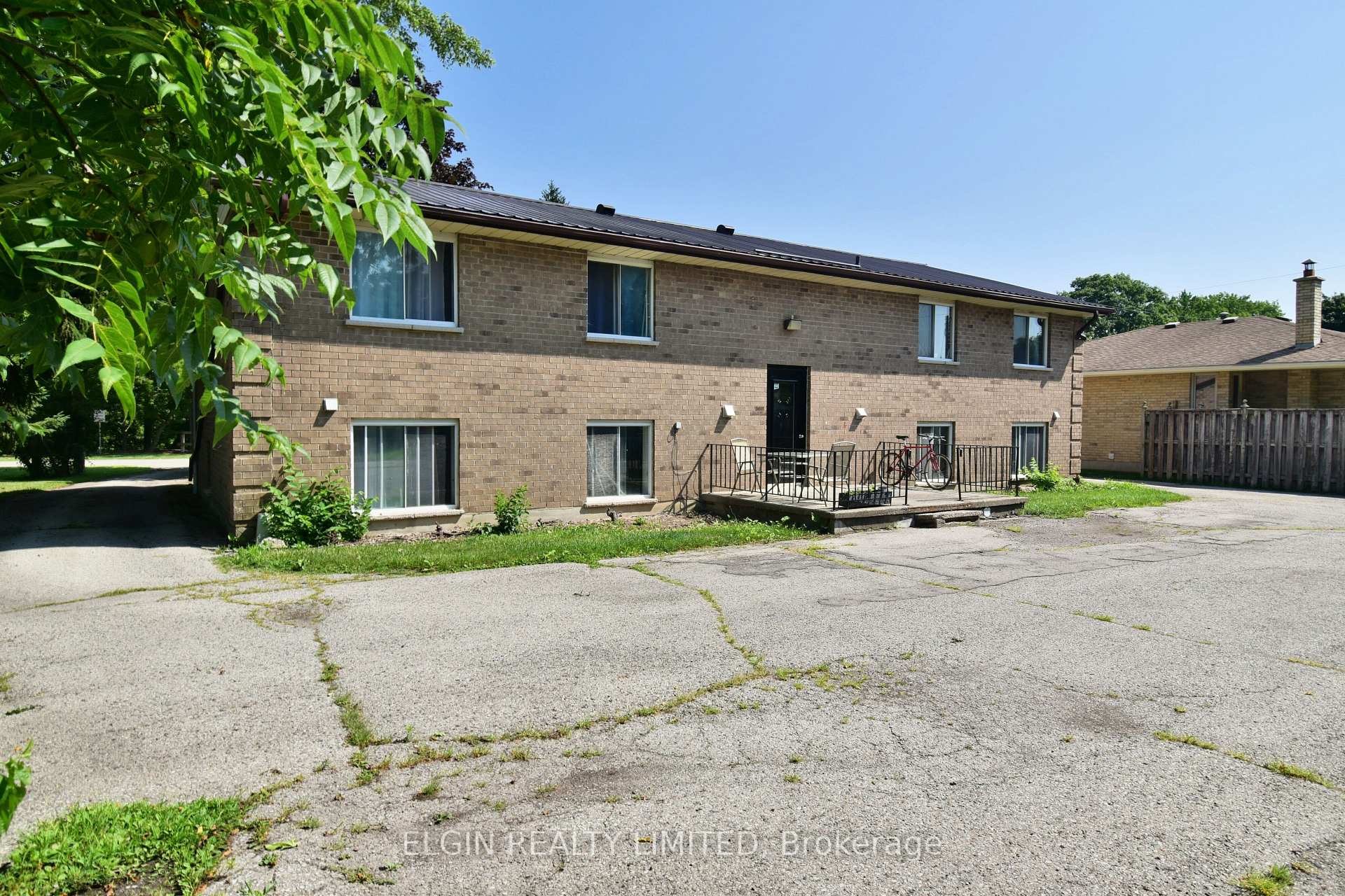 Photo 6 of 20 Tecumseh Street, St. Thomas — HOMEH