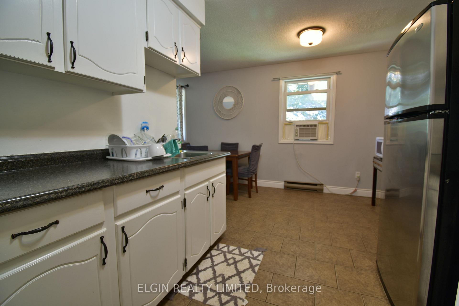 Photo 8 of 20 Tecumseh Street, St. Thomas — HOMEH