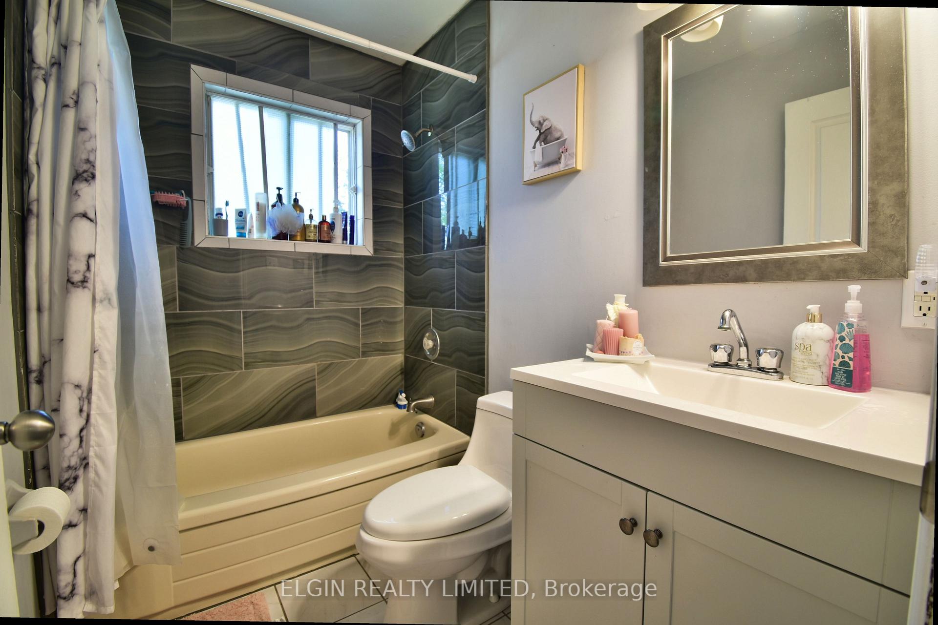 Photo 11 of 20 Tecumseh Street, St. Thomas — HOMEH