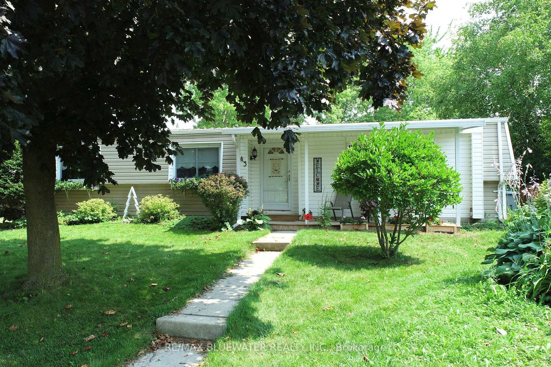 Photo 1 of 43 St Andrews Place, South Huron, Stephen — HOMEH