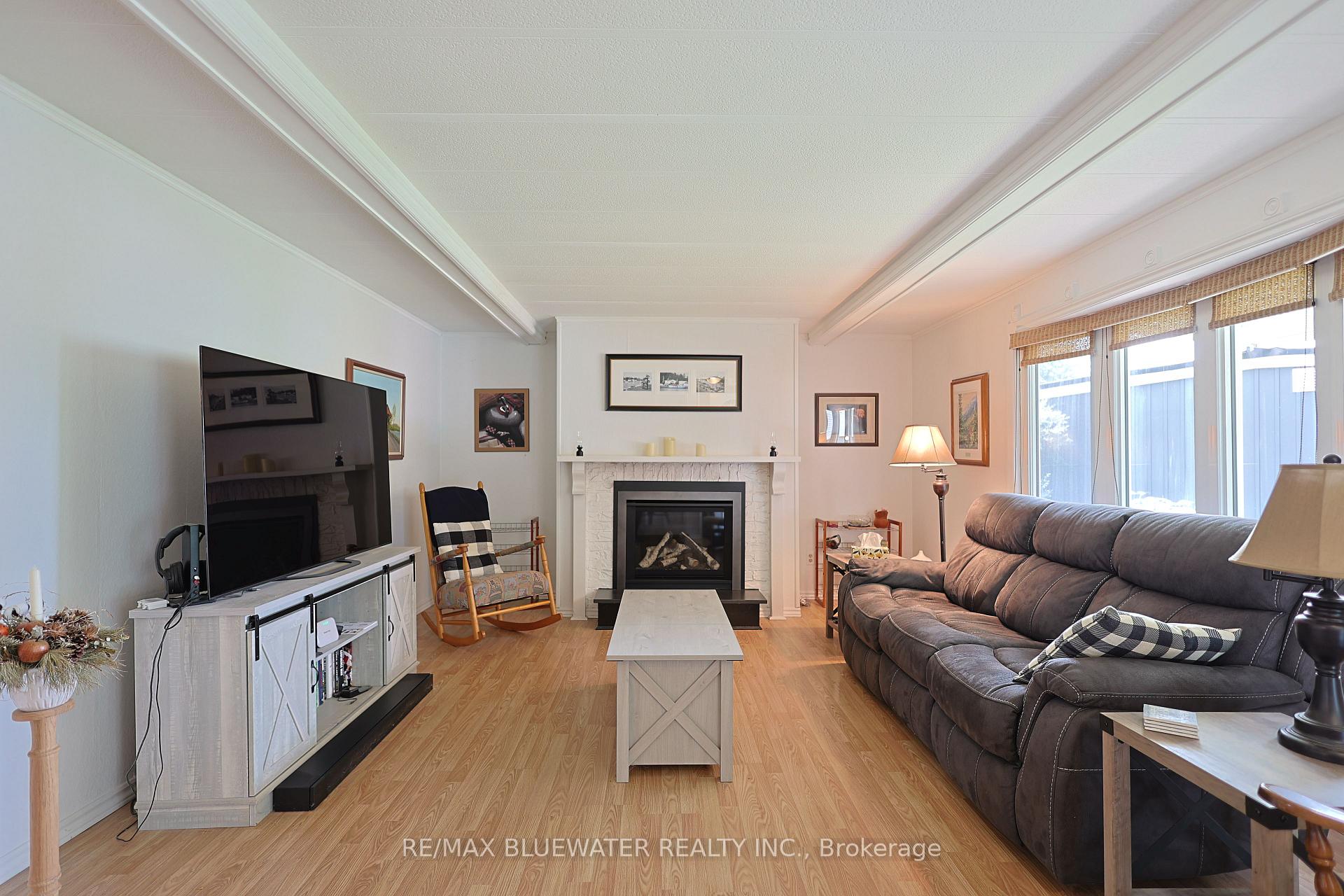 Photo 3 of 43 St Andrews Place, South Huron, Stephen — HOMEH