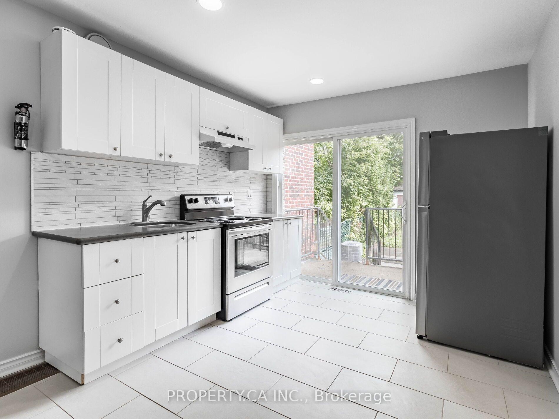 Photo 3 of Unit Basement, 285 Bartlett Avenue, Toronto, Dovercourt-Wallace Emerson-Junction — HOMEH