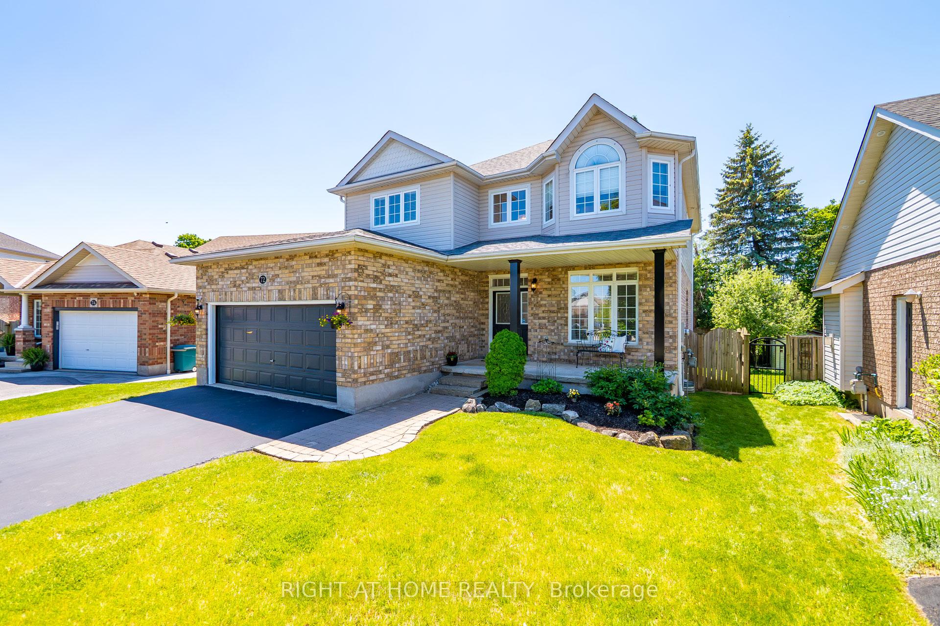 Photo 2 of 72 Beardmore Crescent, Halton Hills, Acton — HOMEH