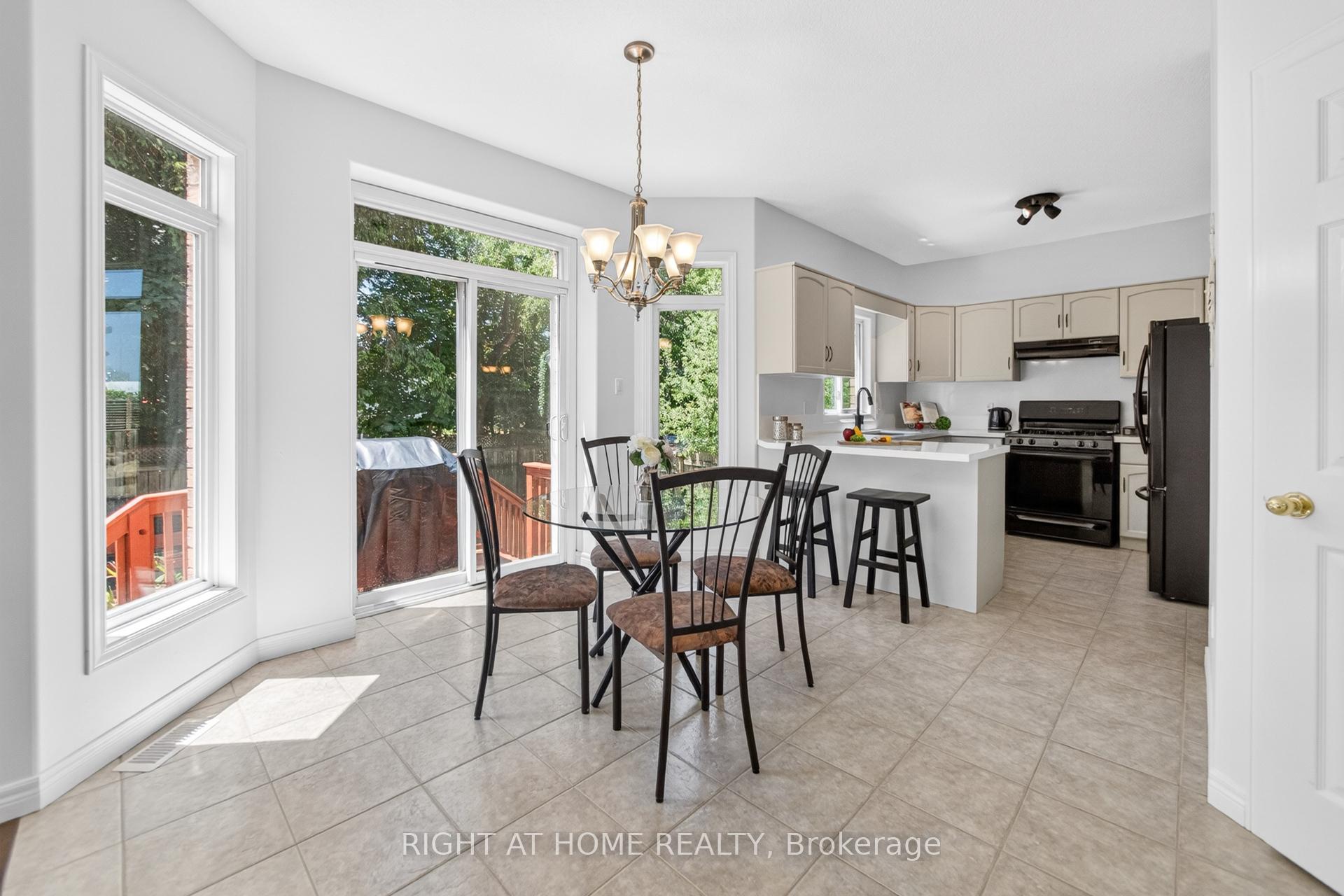 Photo 6 of 72 Beardmore Crescent, Halton Hills, Acton — HOMEH