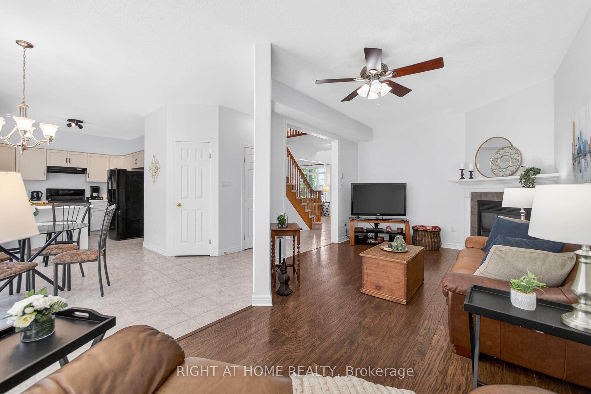 Photo 7 of 72 Beardmore Crescent, Halton Hills, Acton — HOMEH