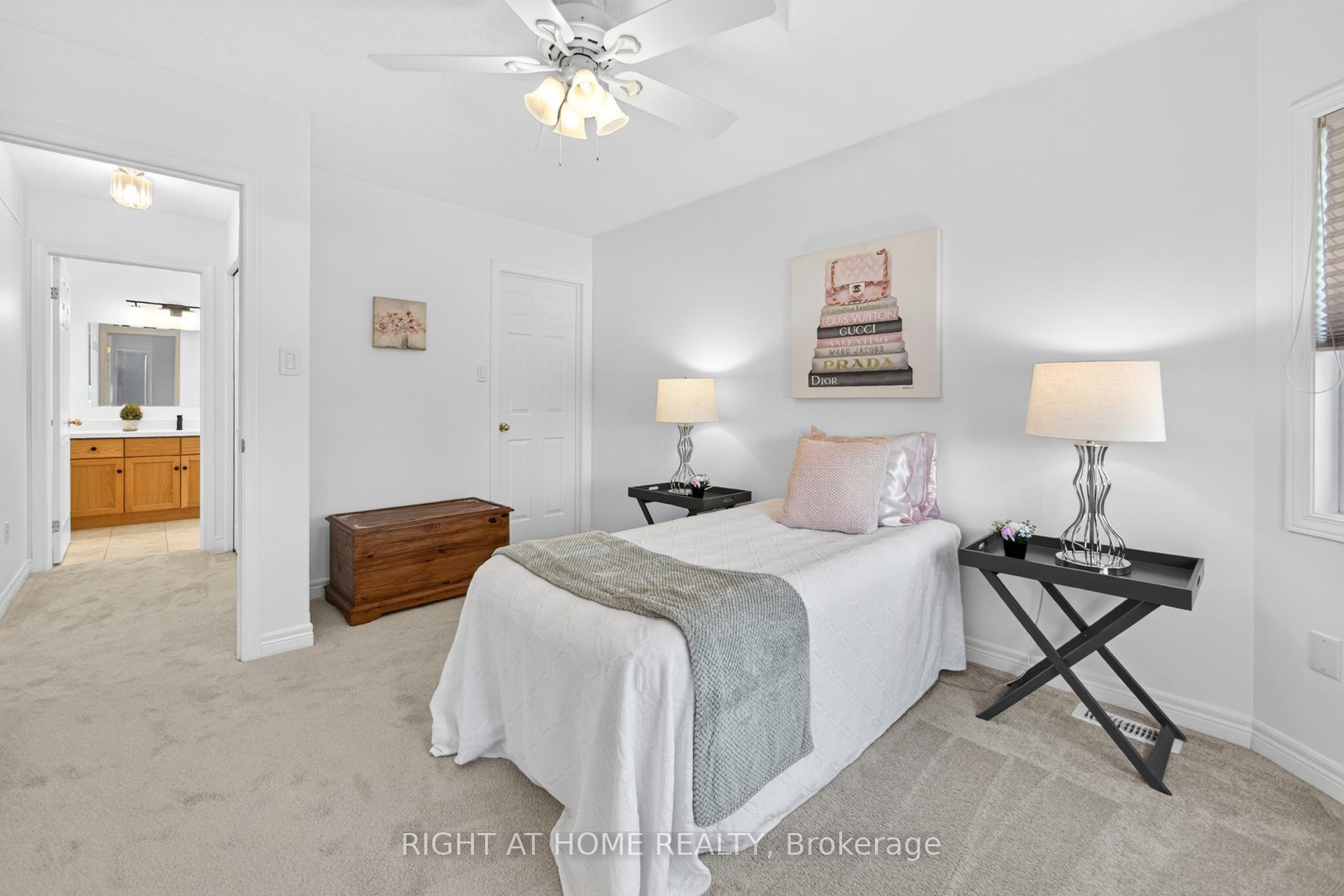 Photo 23 of 72 Beardmore Crescent, Halton Hills, Acton — HOMEH